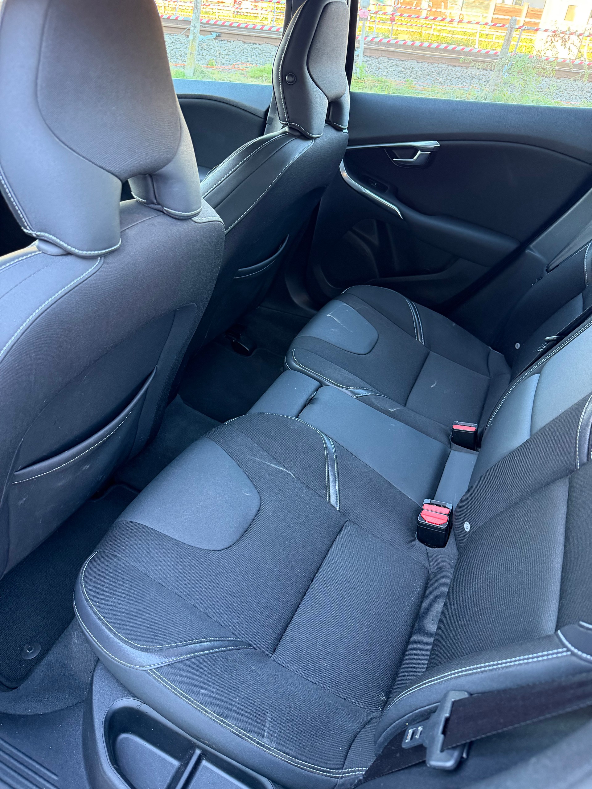 VOLVO V40 D2 Momentum-image-8