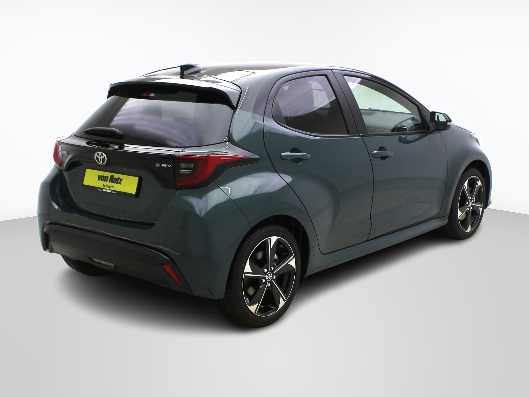 TOYOTA Yaris 1.5 VVT-i HSD Premium-image-3