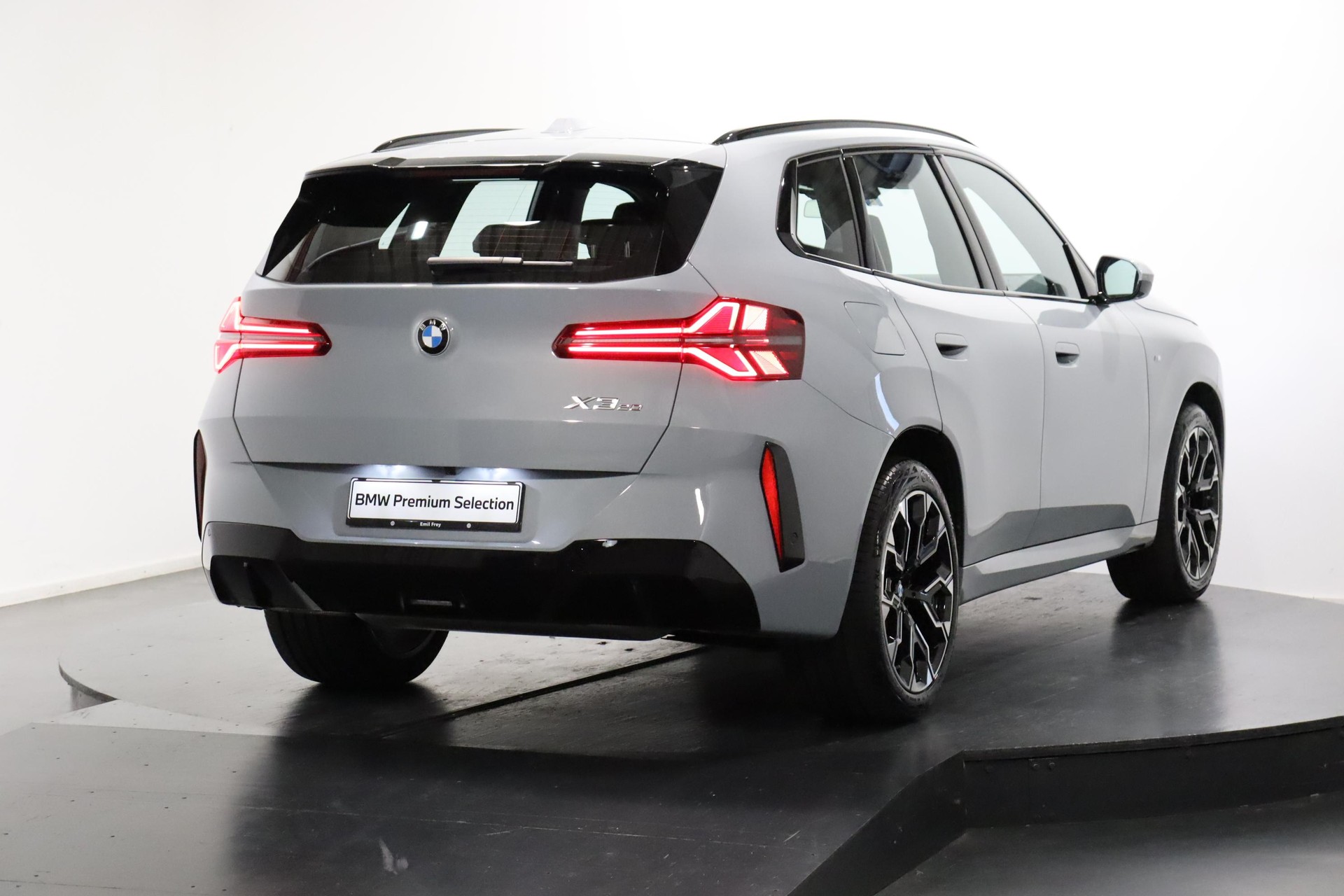 BMW X3 G45 20i xDrive-showroom-element-3