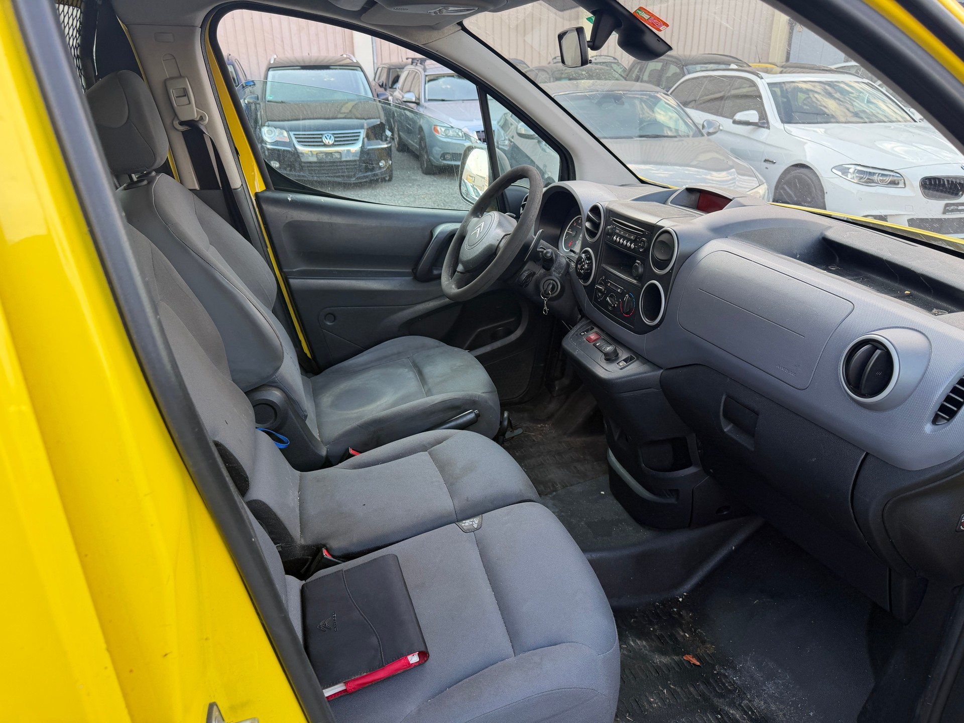 CITROEN Berlingo 1.6 e-HDi 800 A-image-9