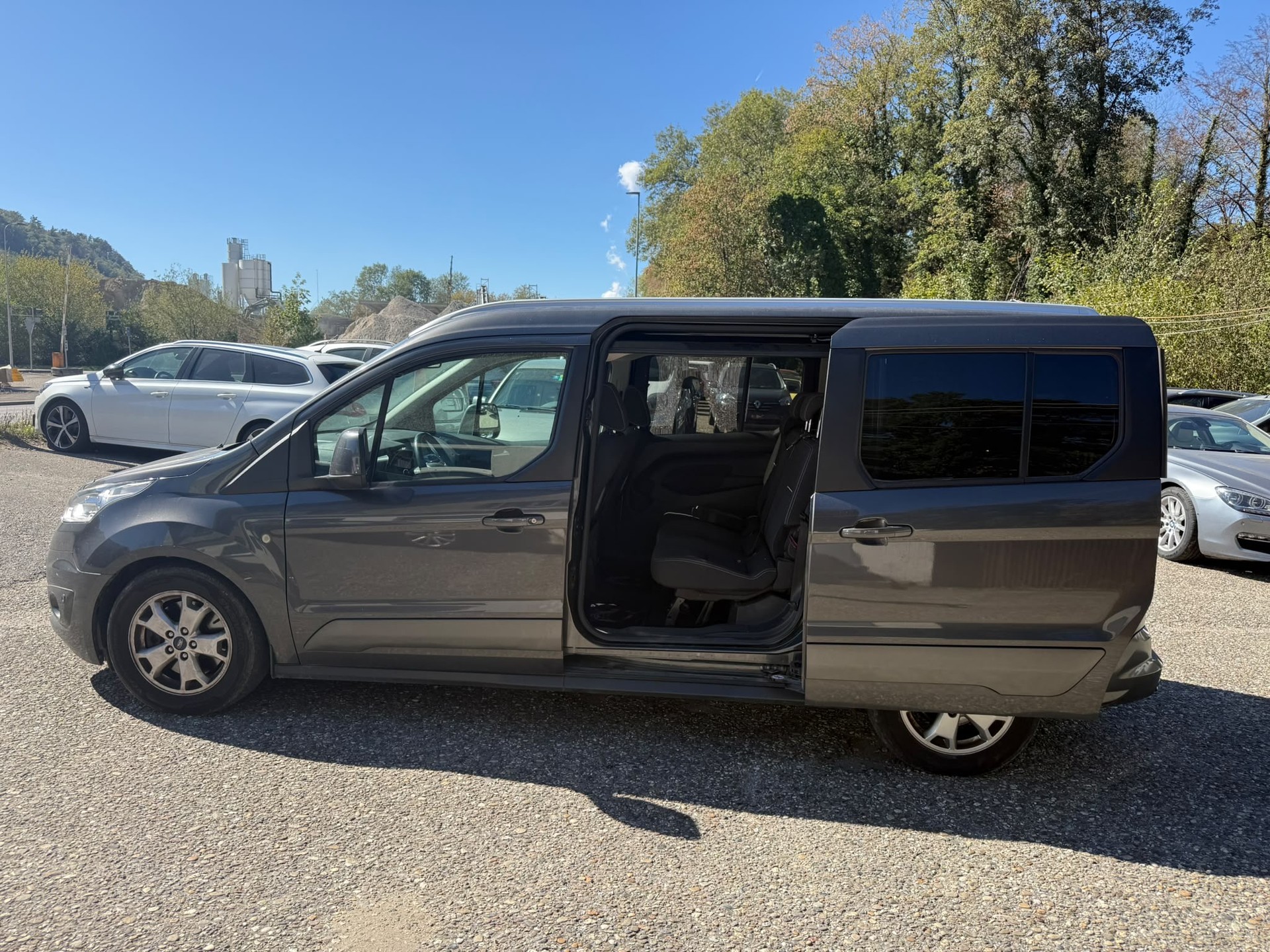 FORD Grand Tourneo Connect 1.5 TDCi Trend Powershift-image-11