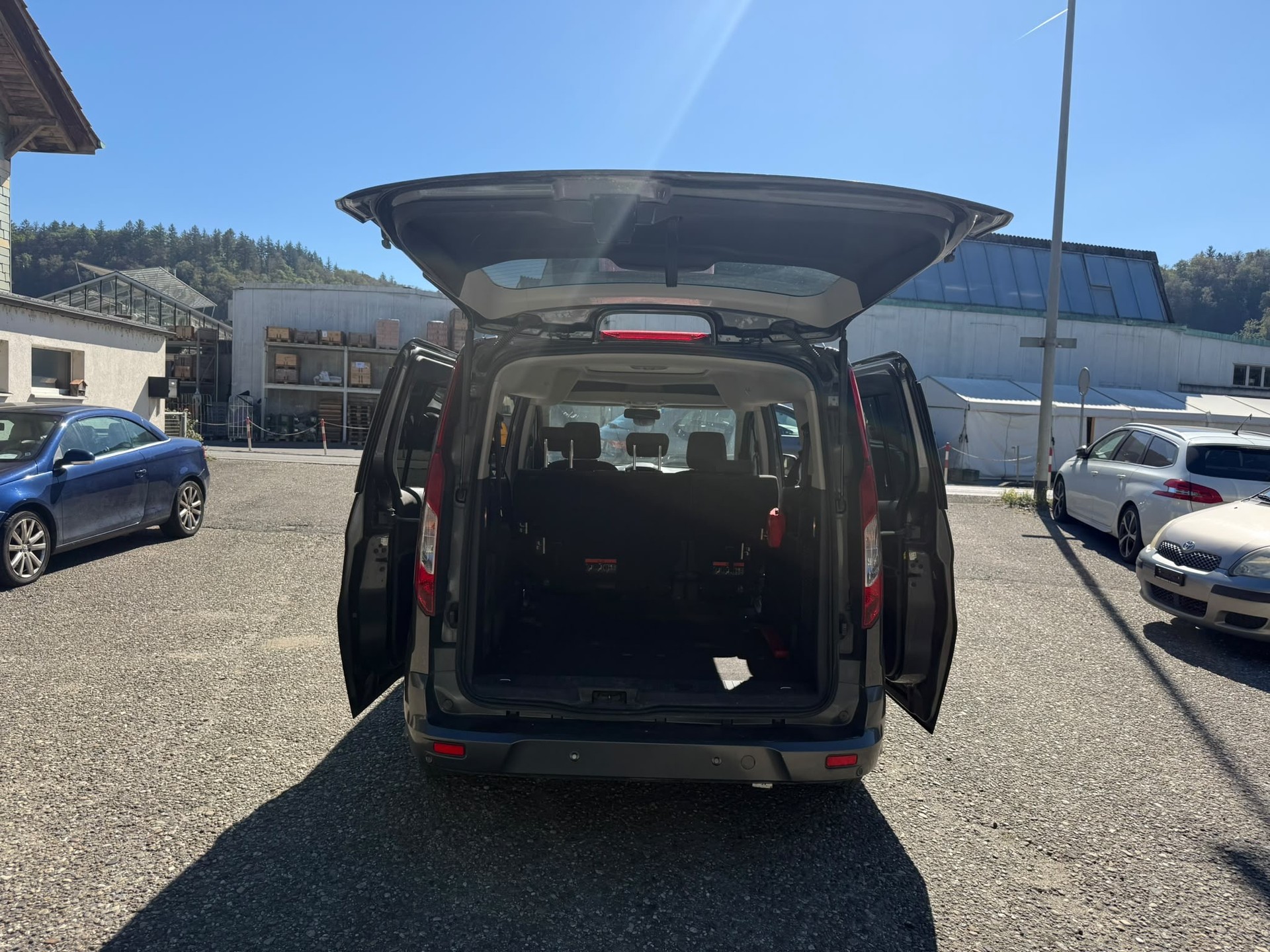 FORD Grand Tourneo Connect 1.5 TDCi Trend Powershift-image-6