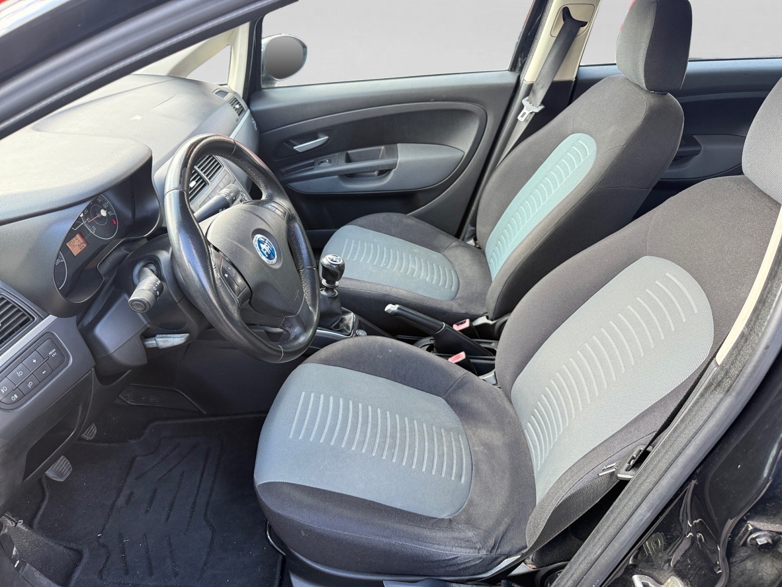 FIAT Punto 1.4 Dynamic-image-8