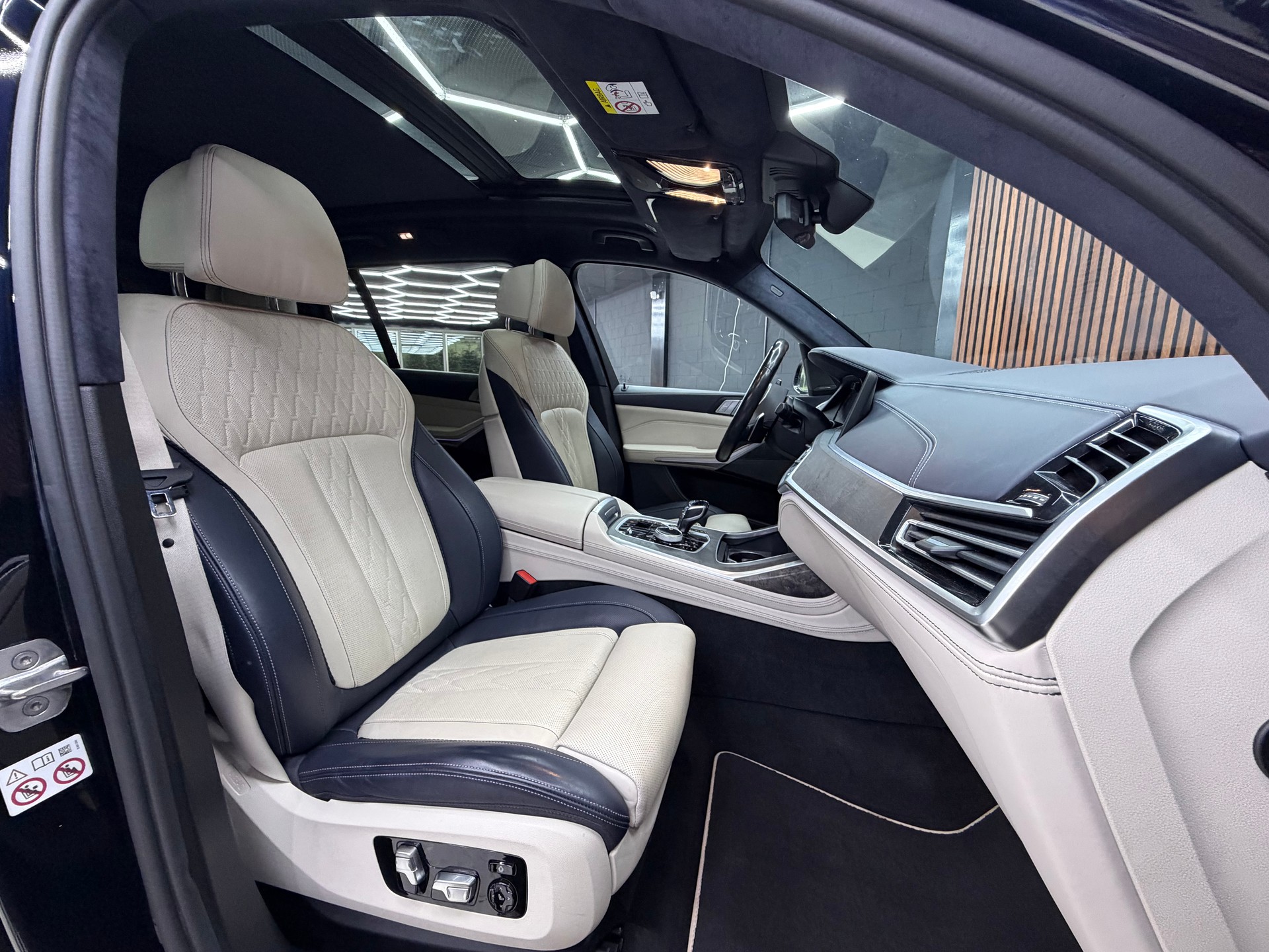 BMW X7 xDrive M50d Steptronic-image-11
