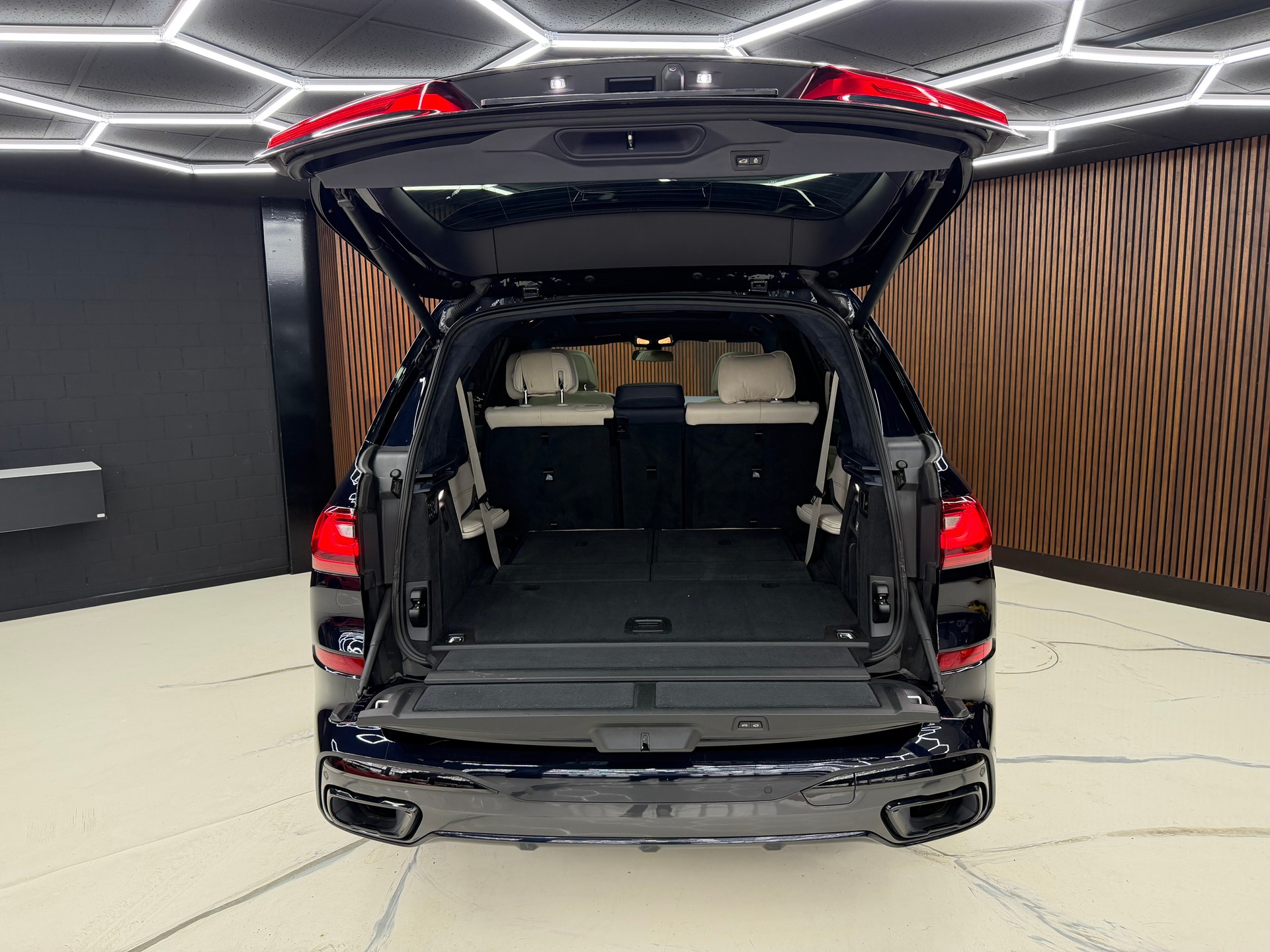 BMW X7 xDrive M50d Steptronic-image-15