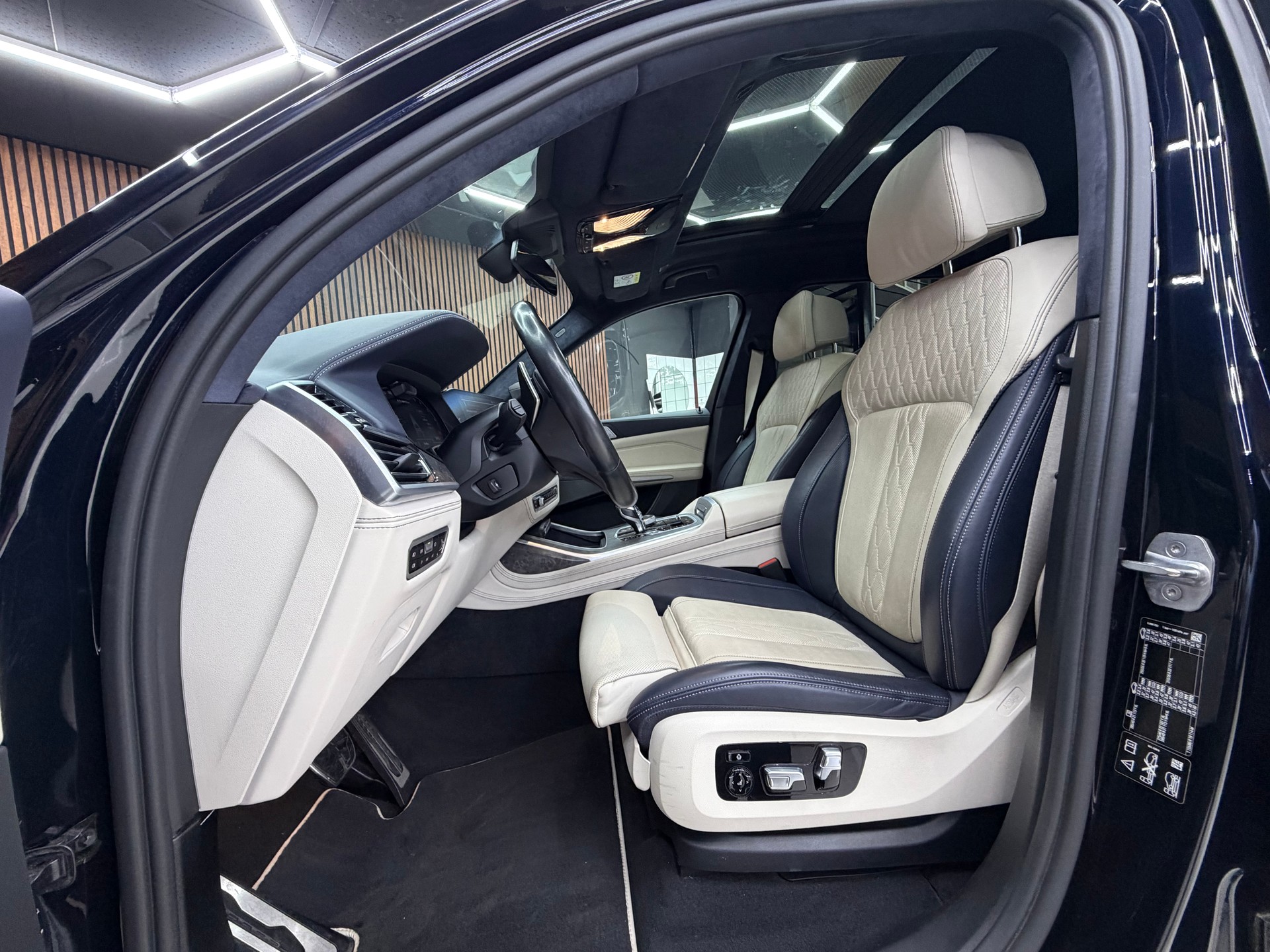 BMW X7 xDrive M50d Steptronic-image-10