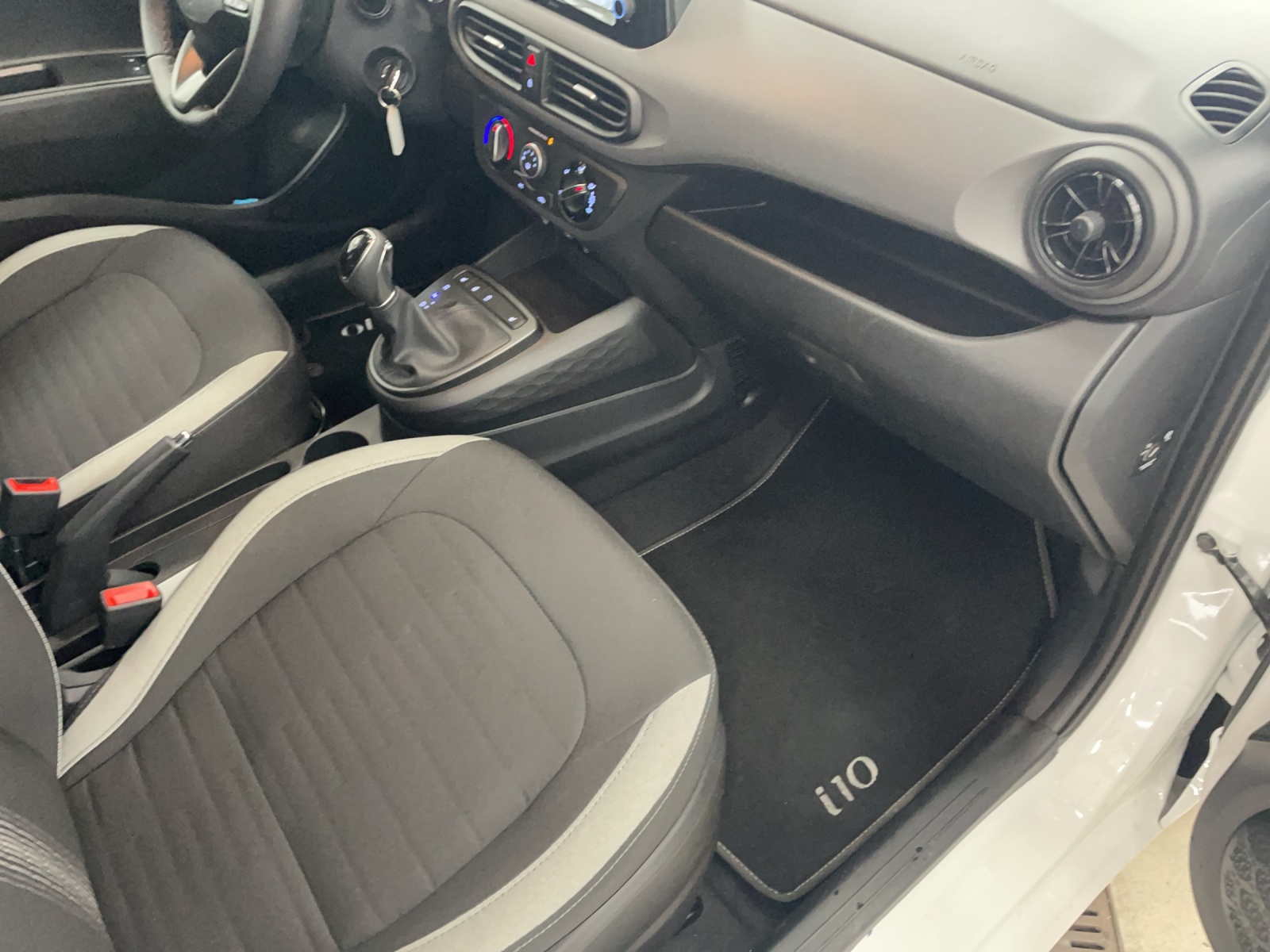 HYUNDAI i10 1.2 Amplia-image-14