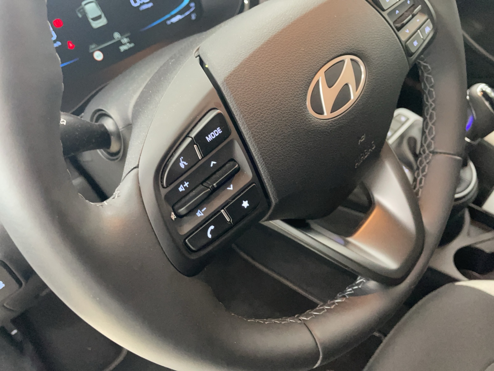 HYUNDAI i10 1.2 Amplia-image-15