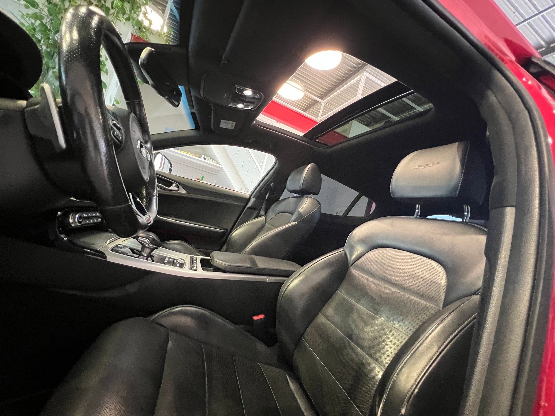 KIA Stinger 3.3 T-GDi GT Automat AWD-image-25