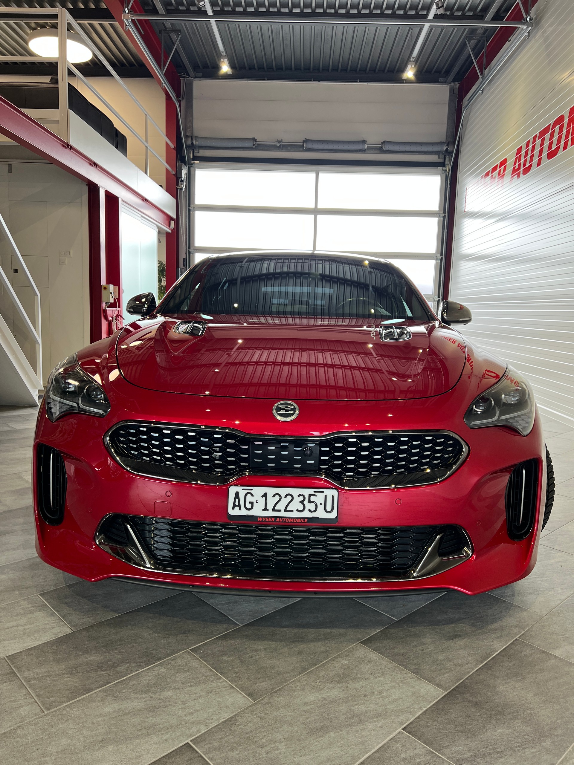 KIA Stinger 3.3 T-GDi GT Automat AWD-image-2