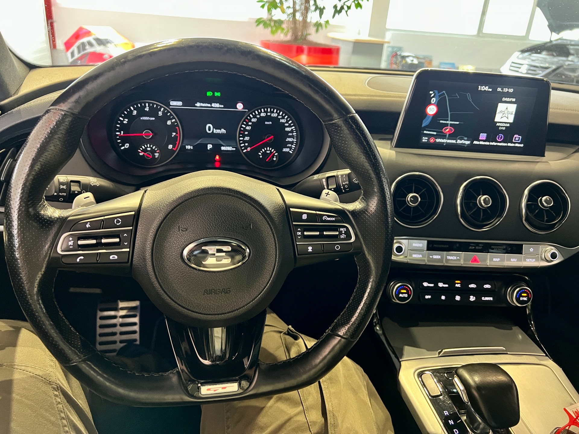KIA Stinger 3.3 T-GDi GT Automat AWD-image-17