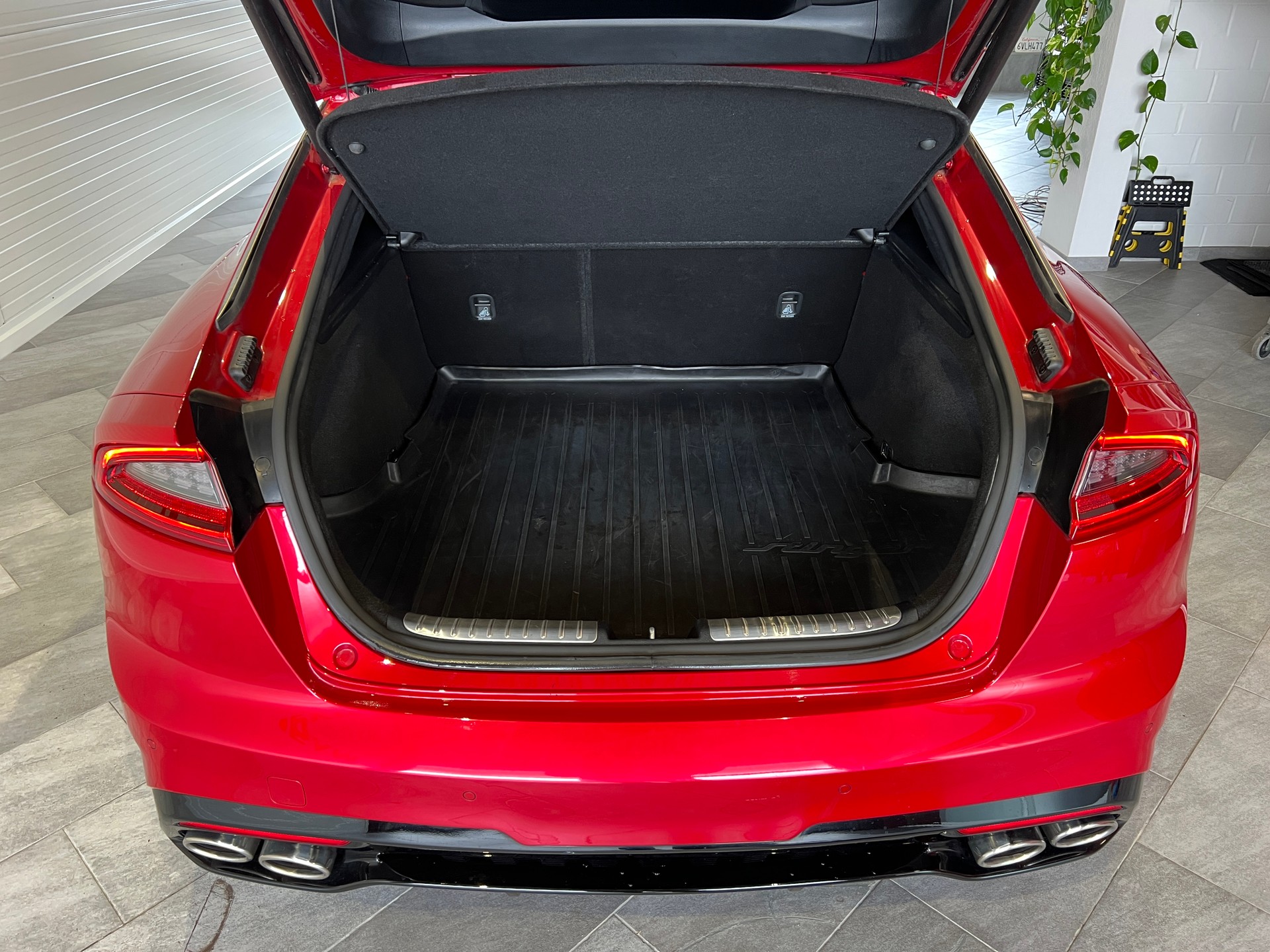 KIA Stinger 3.3 T-GDi GT Automat AWD-image-14