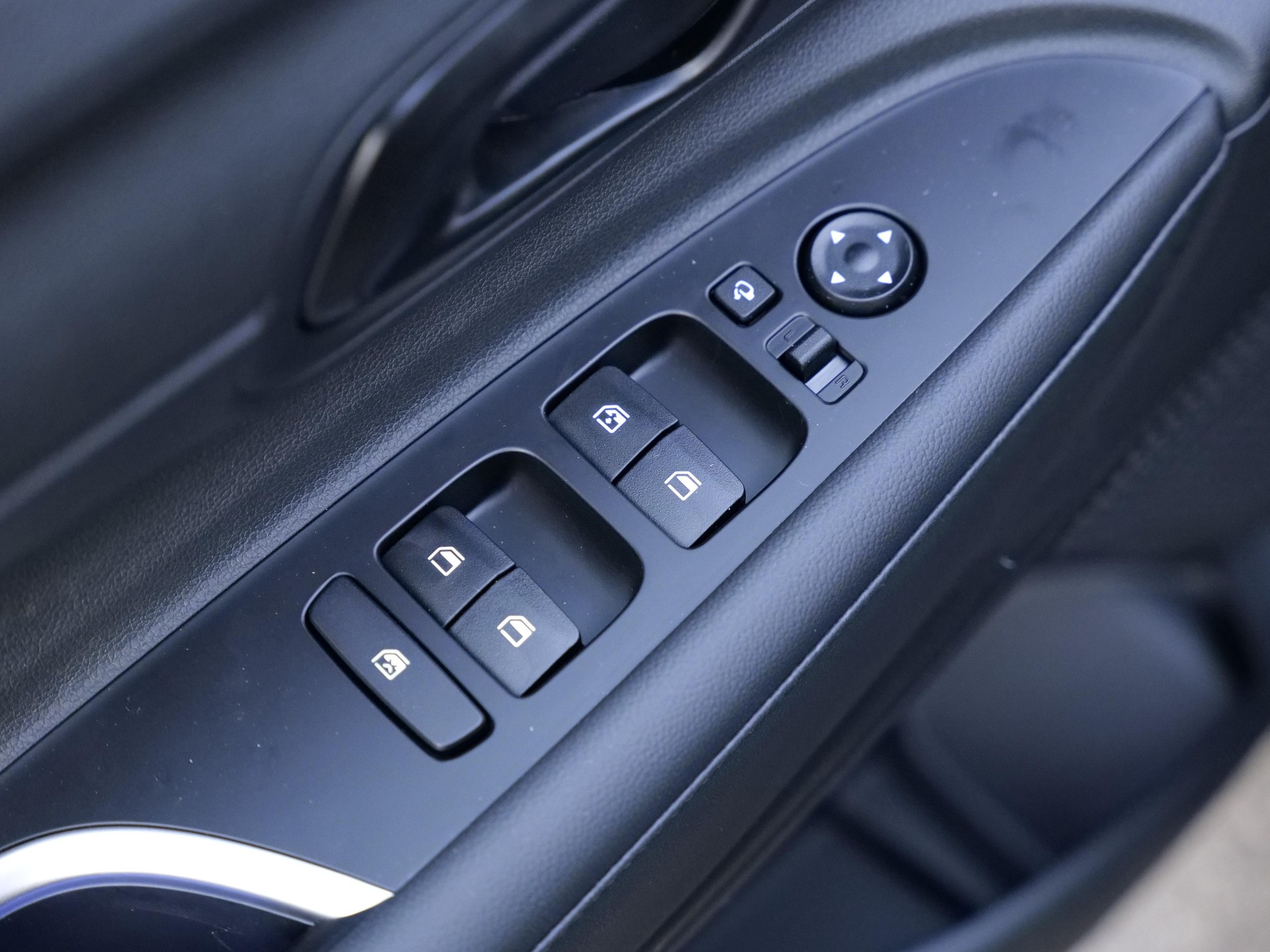 HYUNDAI i20 1.0 T-GDi Amplia-image-23