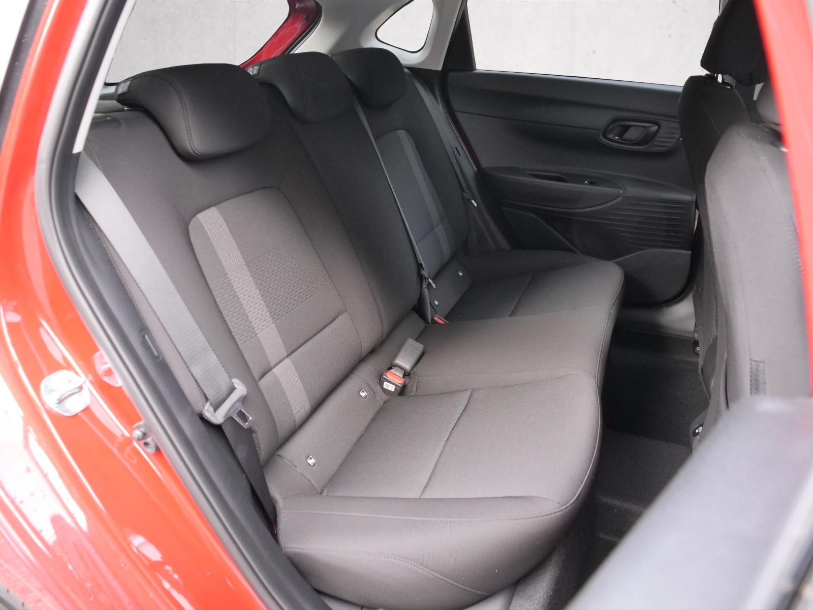 HYUNDAI i20 1.0 T-GDi Amplia-image-9