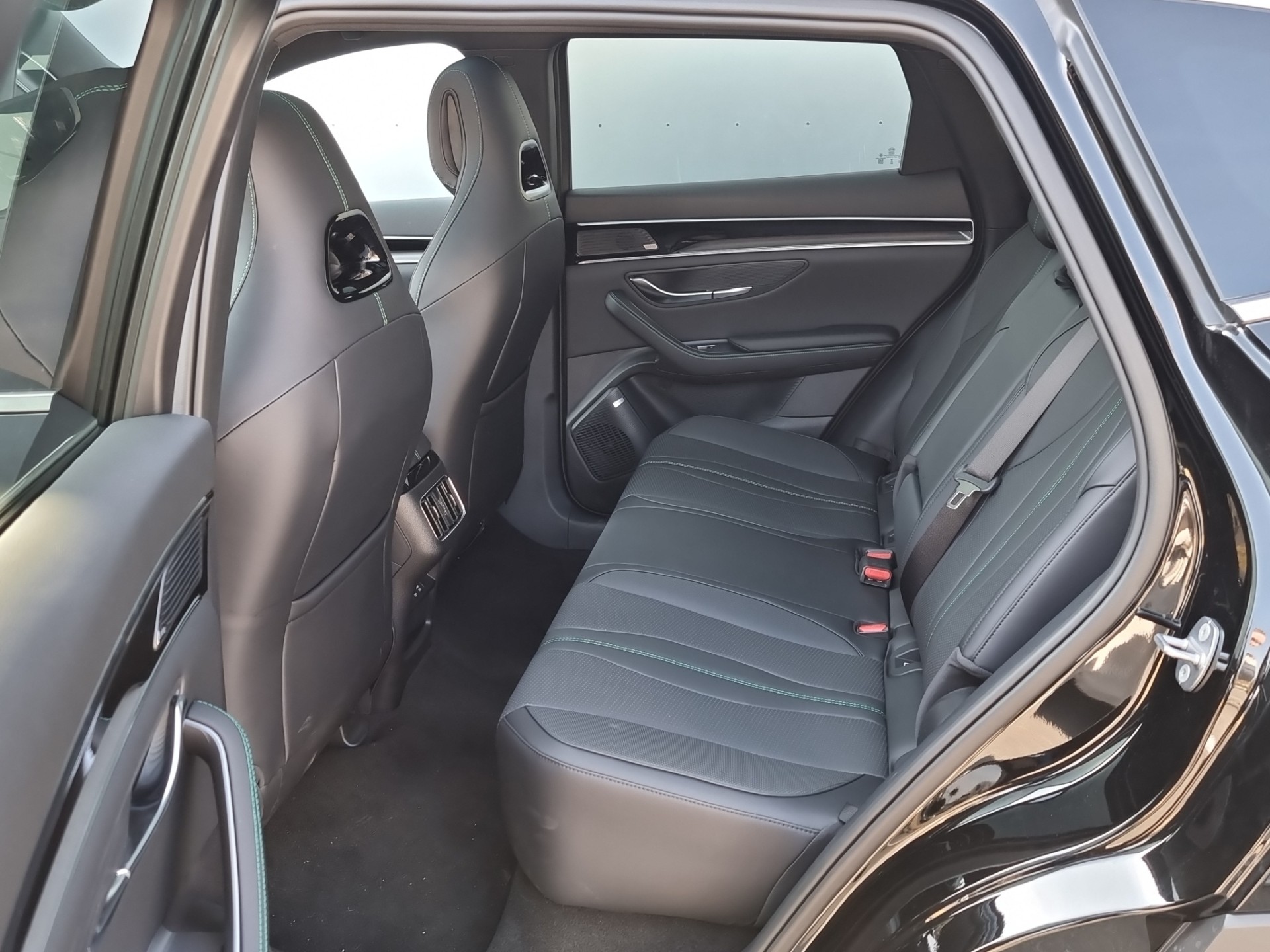 BYD Seal U DM-i Design AWD-image-13