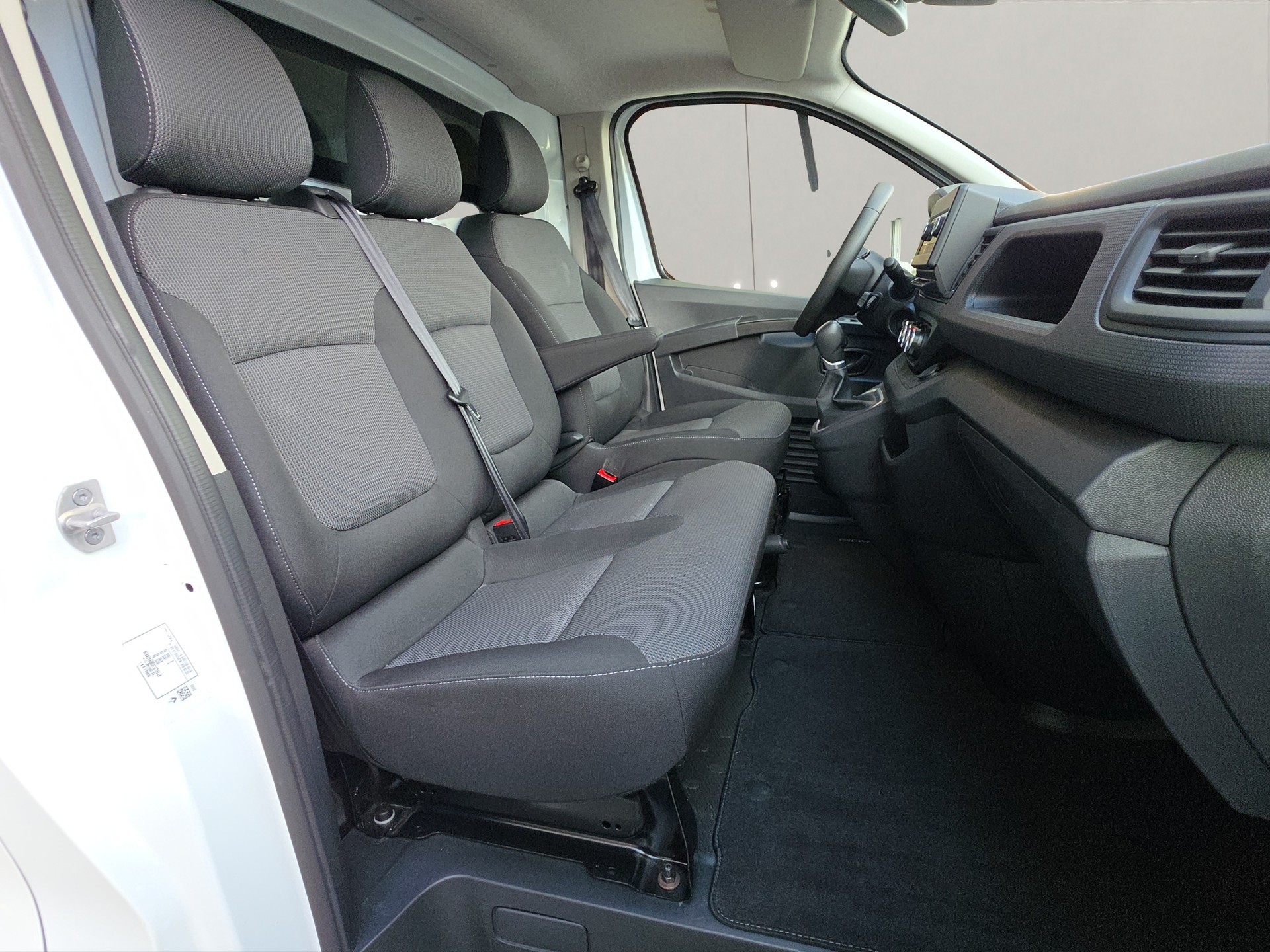 RENAULT Trafic 2.0 Blue dCi 150 Business L2H1 EDC EN-image-3