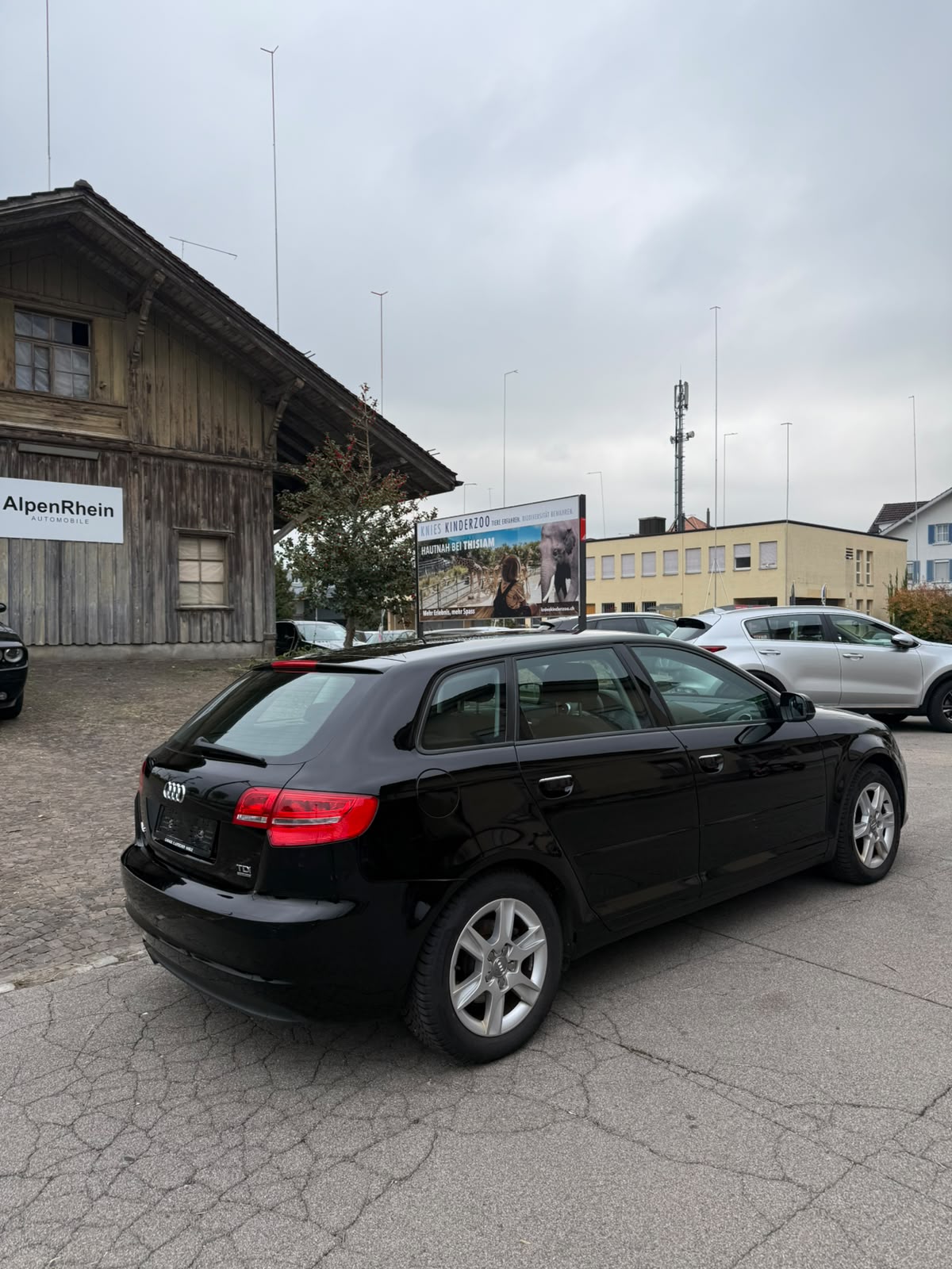 AUDI A3 Sportback 2.0 TDI Ambition quattro-image-1
