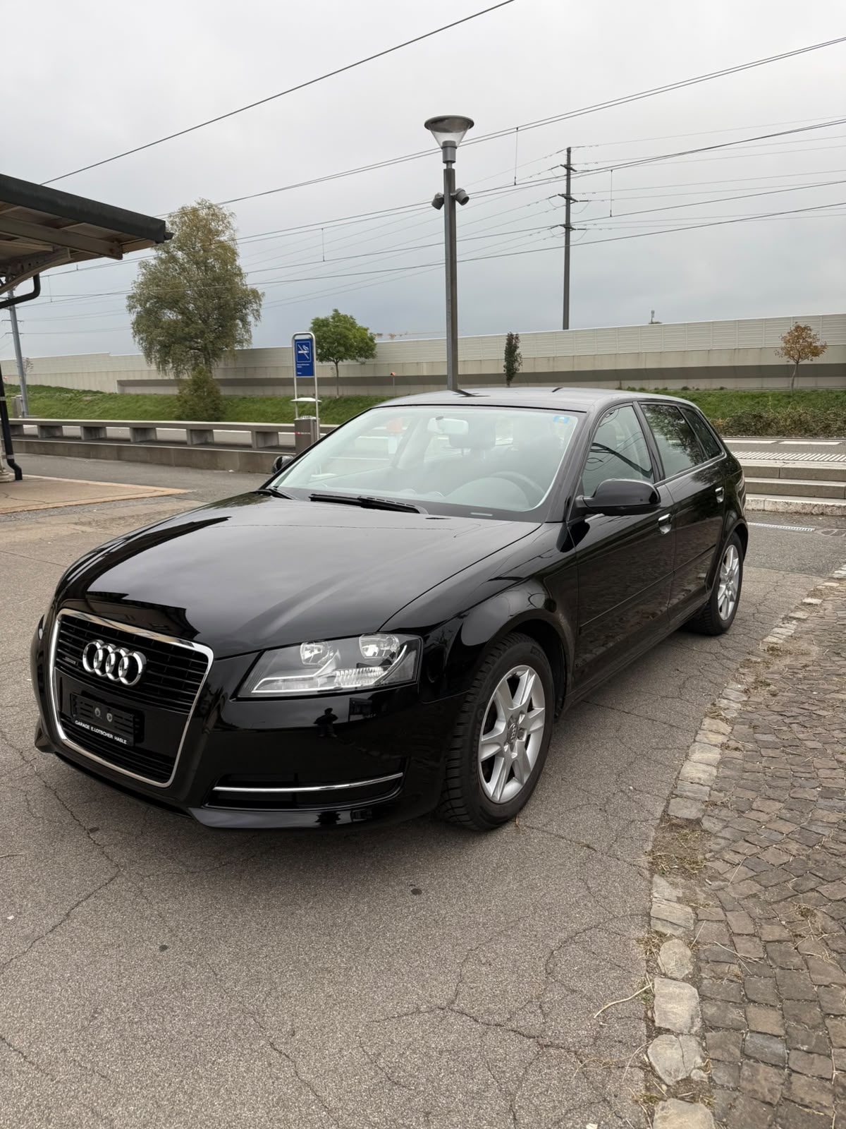 AUDI A3 Sportback 2.0 TDI Ambition quattro-image-4