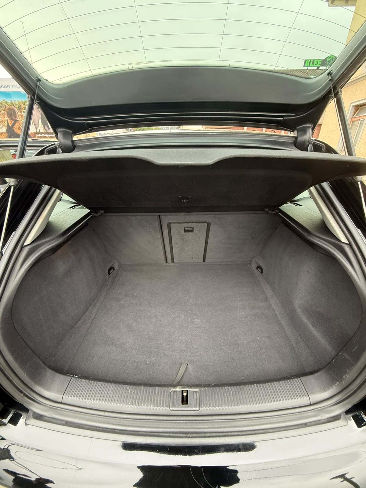 AUDI A3 Sportback 2.0 TDI Ambition quattro-image-12