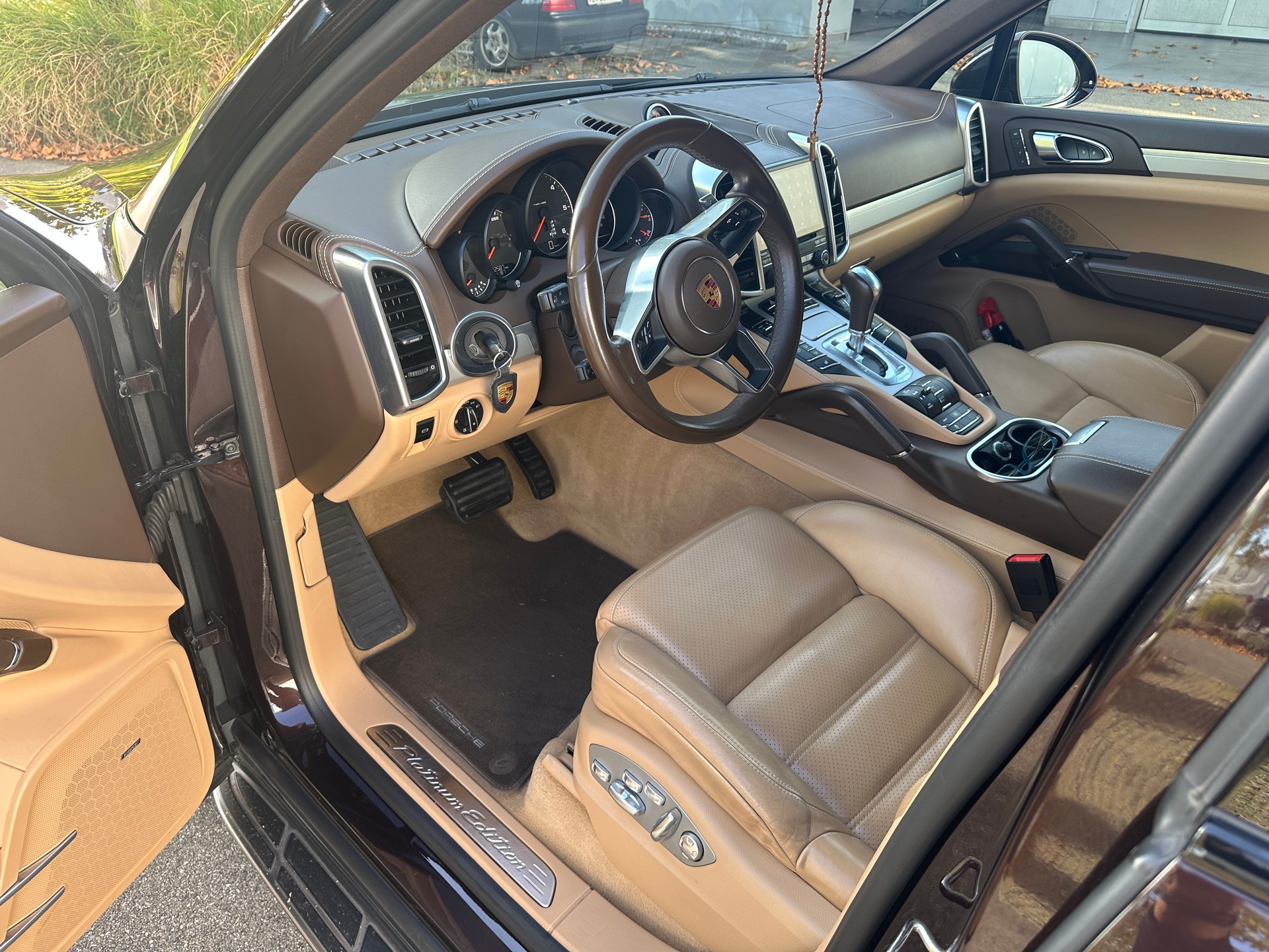 PORSCHE 3.0 V6 TDI Platinum Edition-image-4