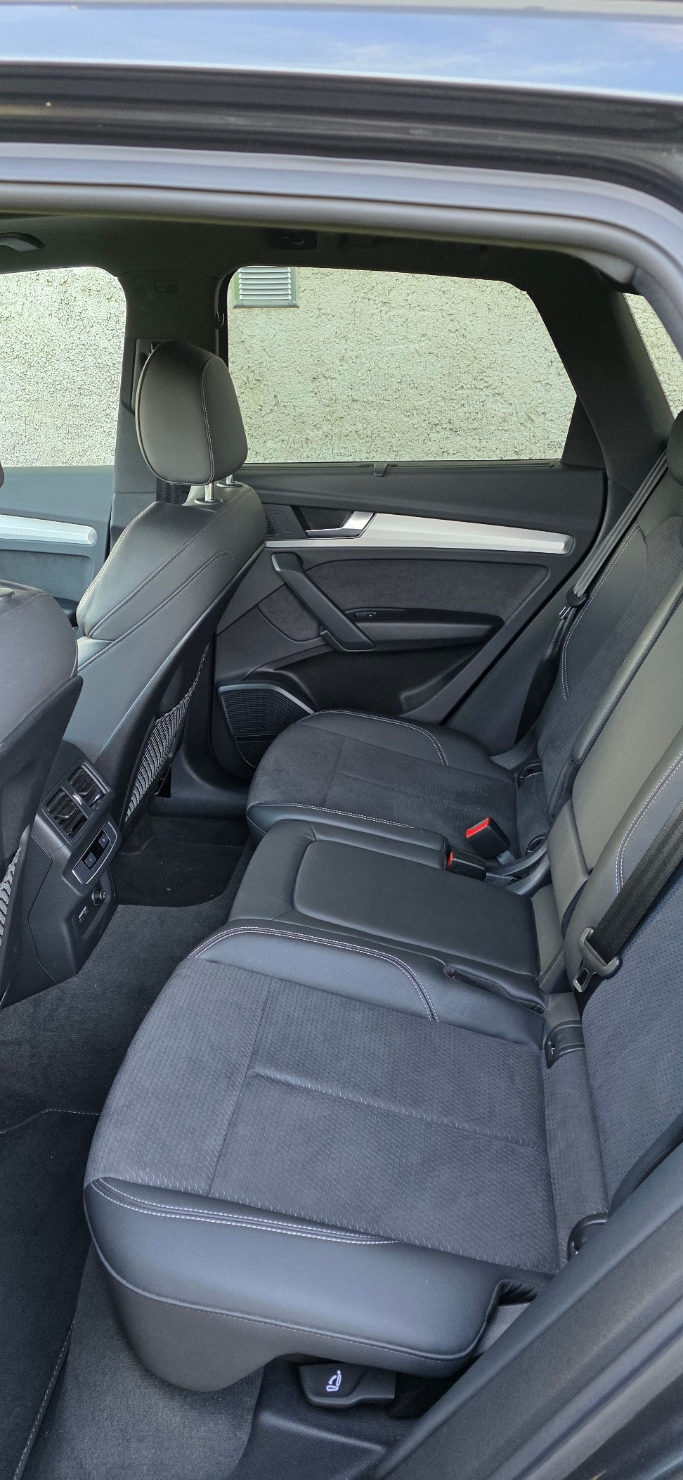 AUDI Q5 50 TFSI e PHEV S line quattro S-tronic-image-4