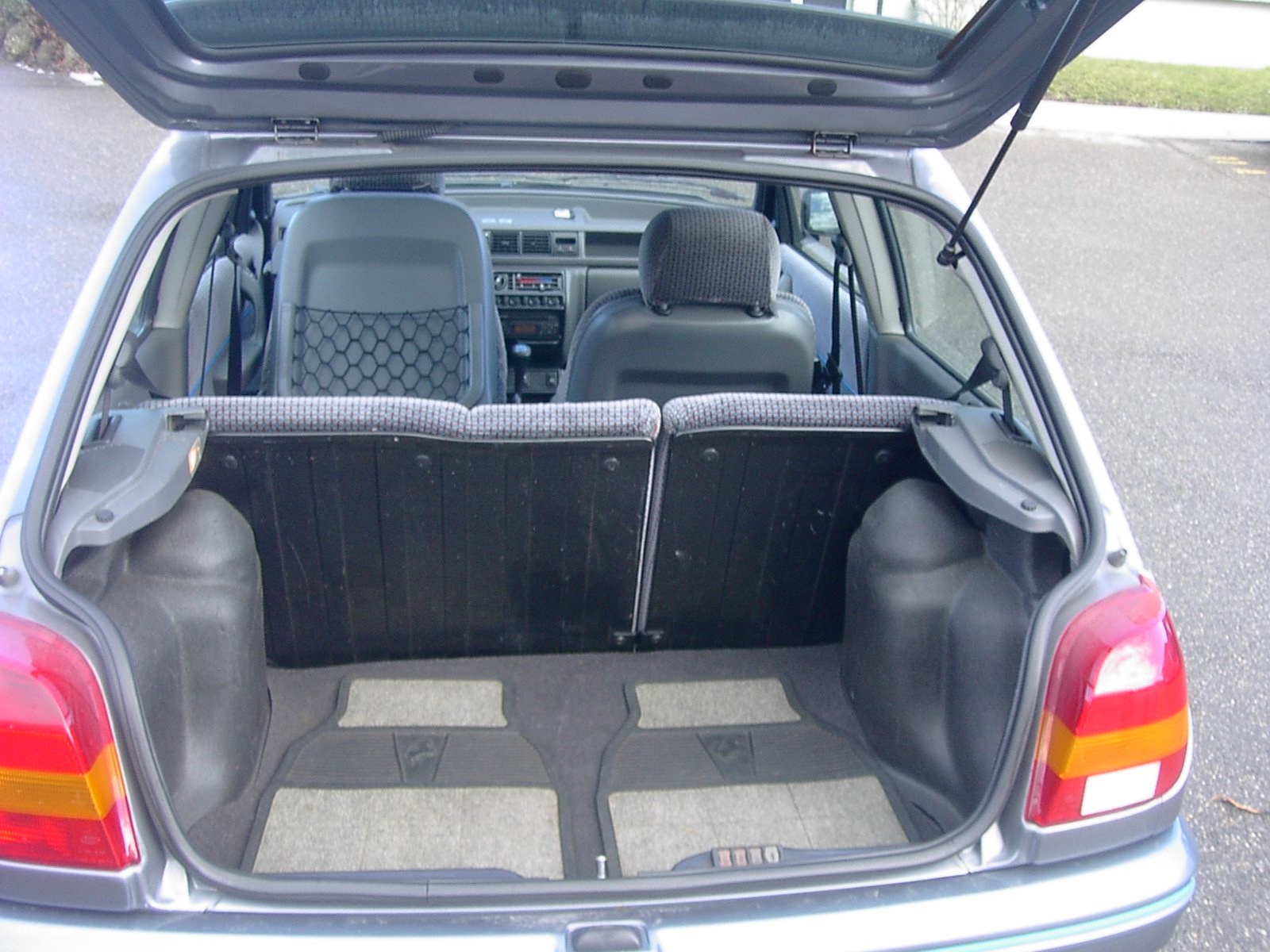 FORD Fiesta 1.6i XR2i-image-3