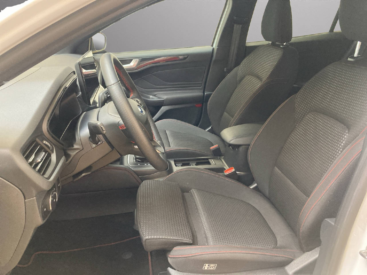 FORD Focus 1.0i mHEV 155 PS ST-Line X-image-4