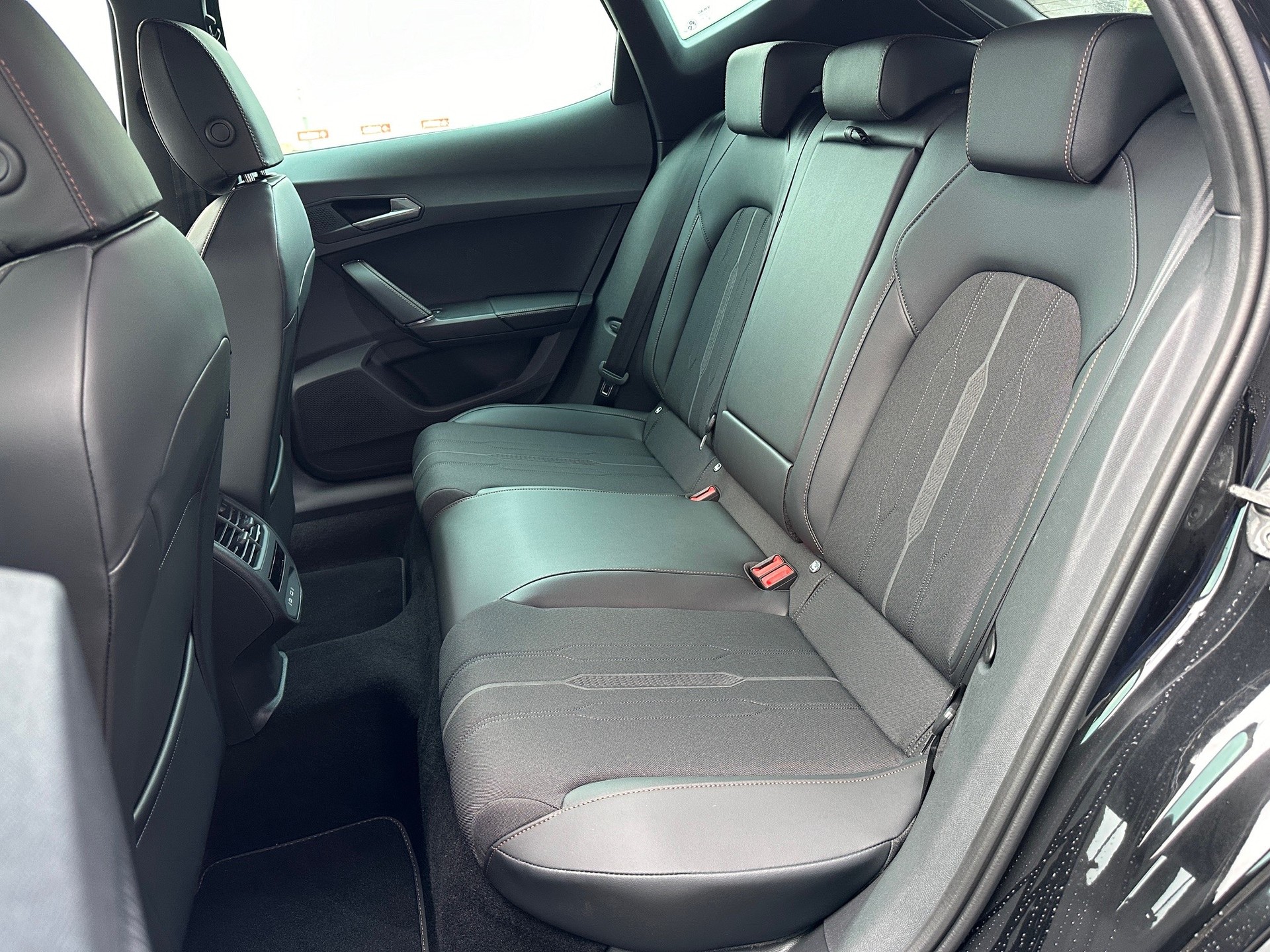 CUPRA Formentor 1.4 e-HYBRID pHEV Inicio DSG-image-6