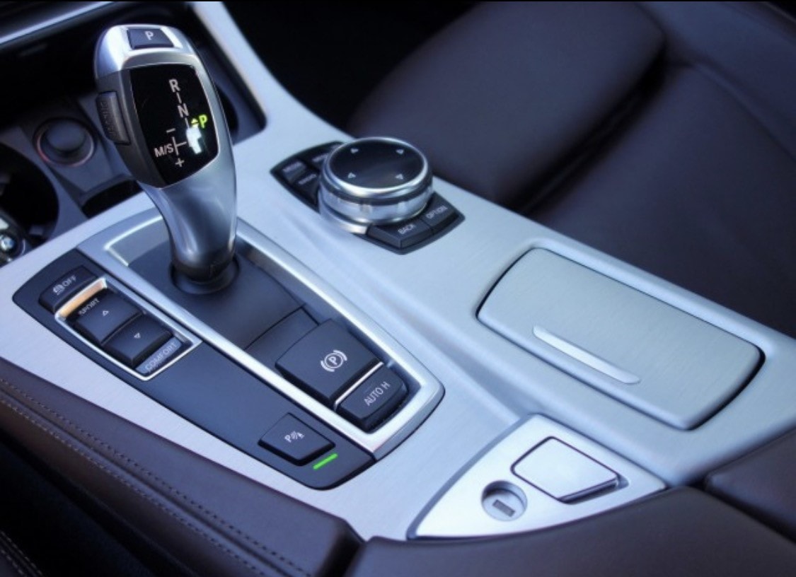 BMW ActiveHybrid 5 Steptronic-image-9