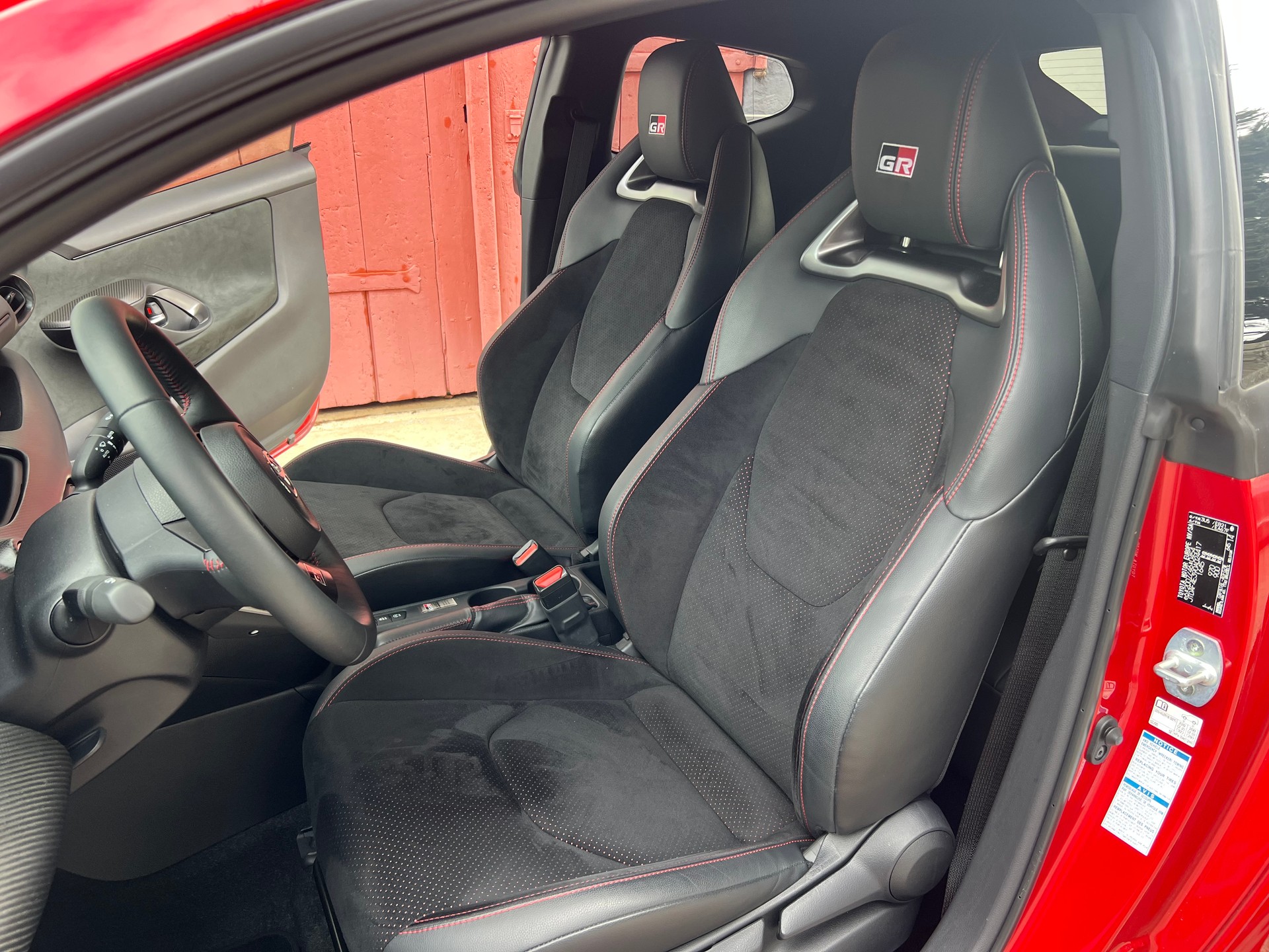 TOYOTA Yaris 1.6 GR Sport-image-17