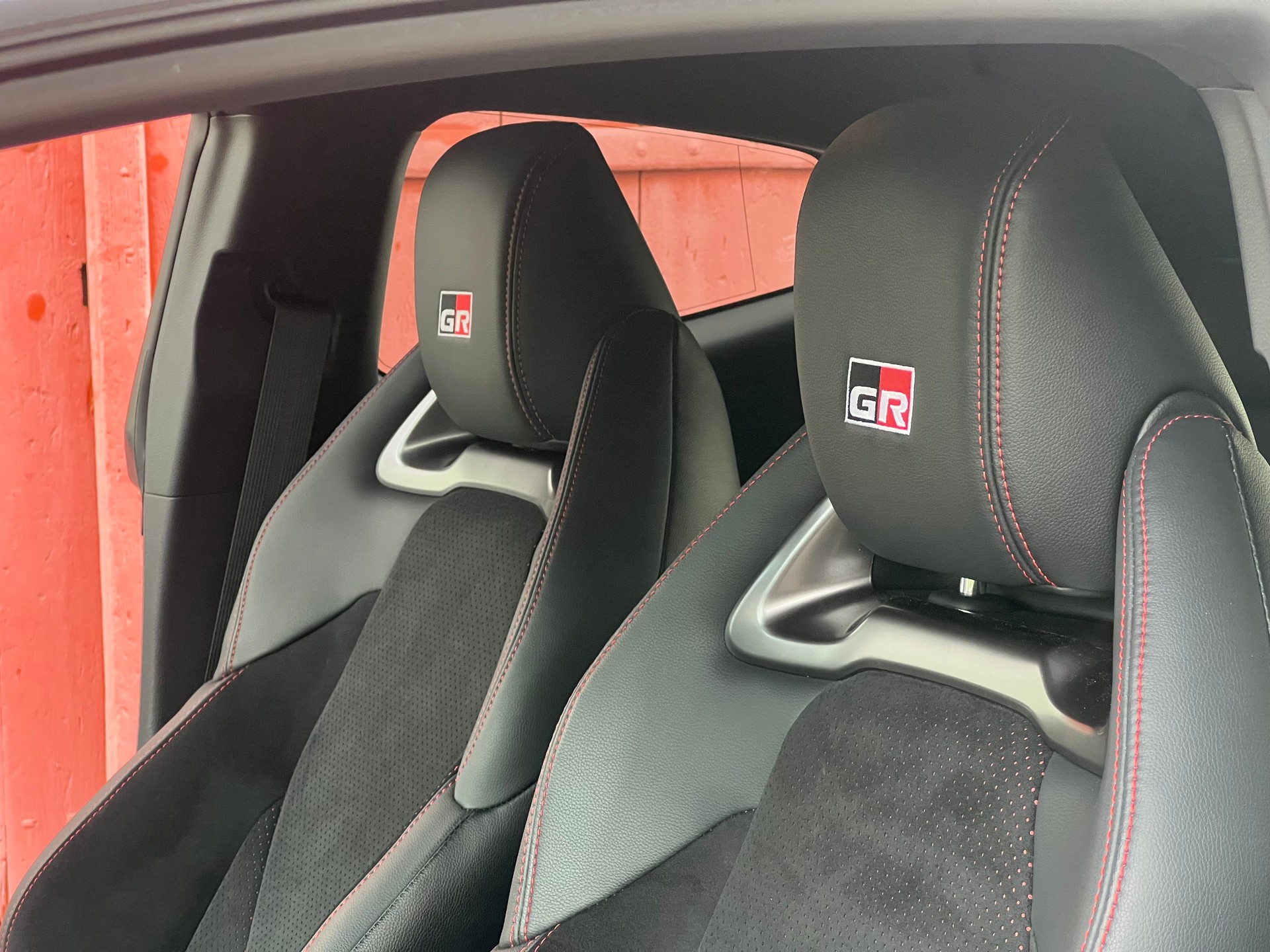 TOYOTA Yaris 1.6 GR Sport-image-16