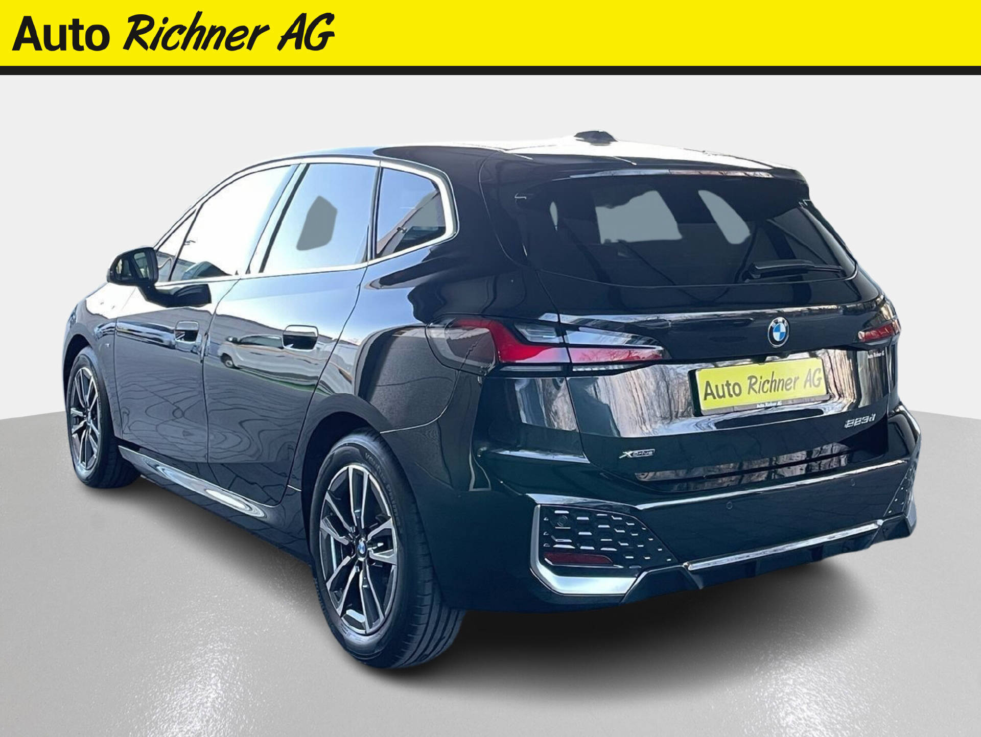 BMW 223d xDrive SDKG Active Tourer-image-4