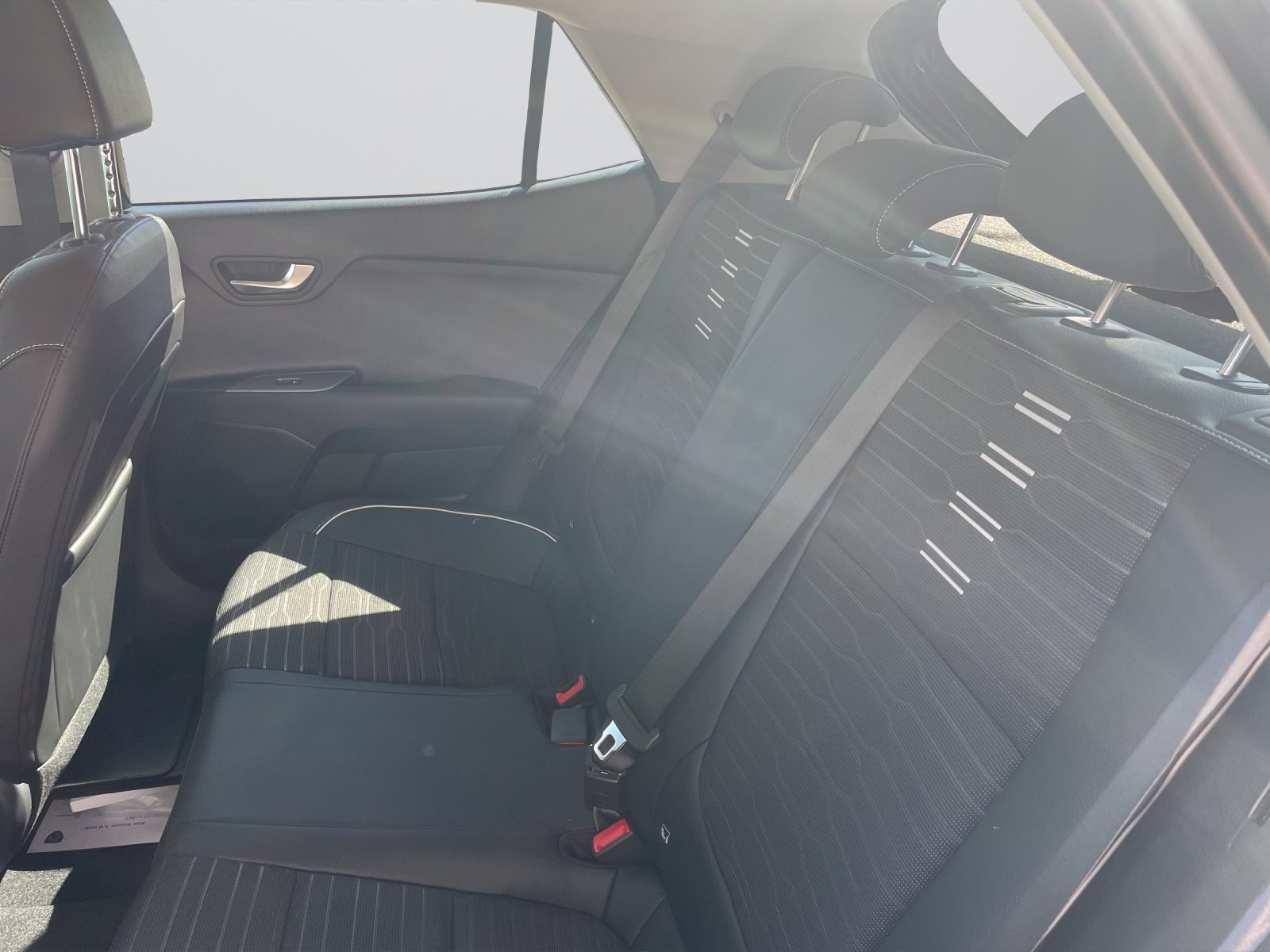 KIA Stonic 1.0T-GDI GT-Li DCT-image-8
