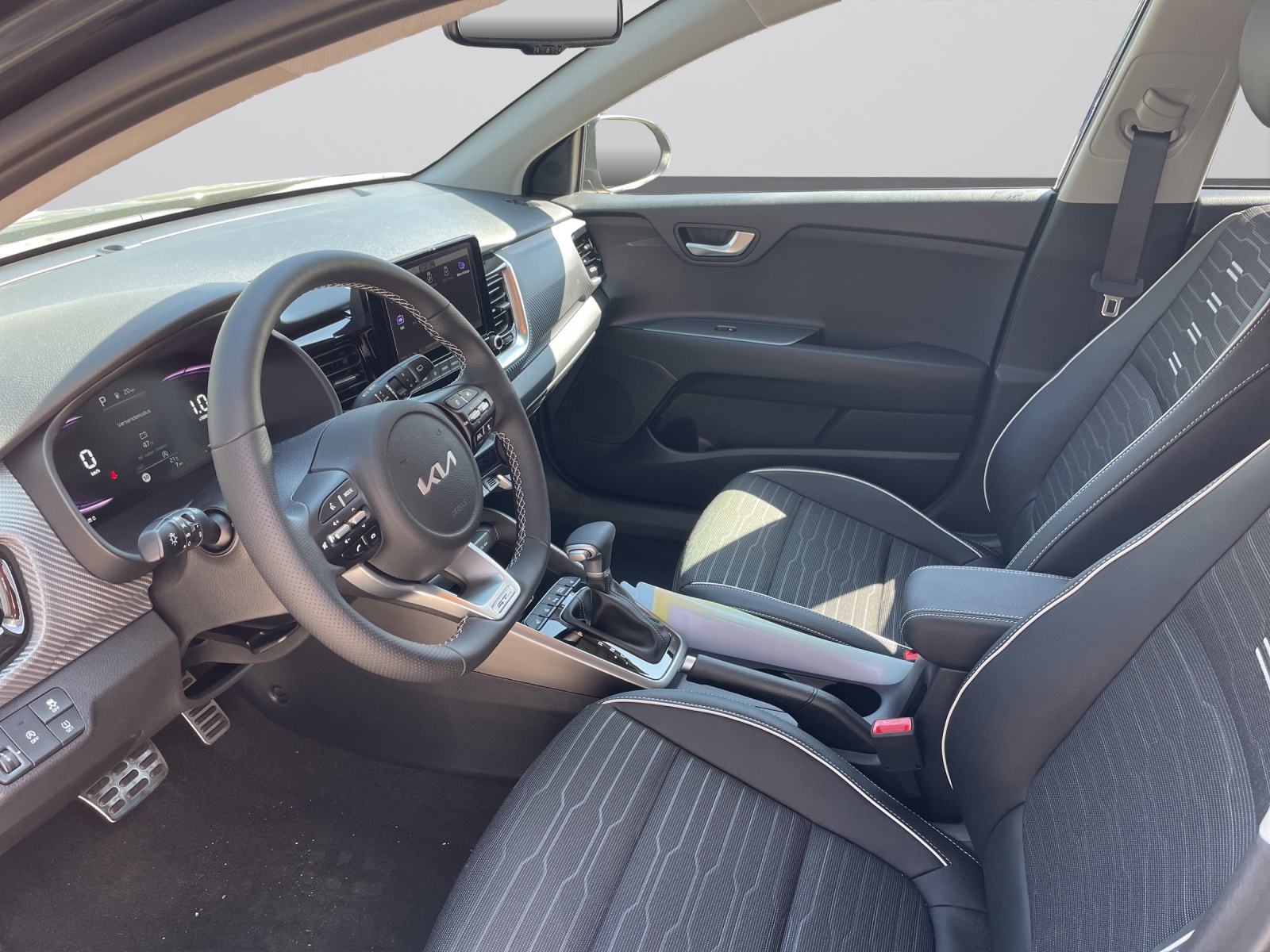 KIA Stonic 1.0T-GDI GT-Li DCT-image-5