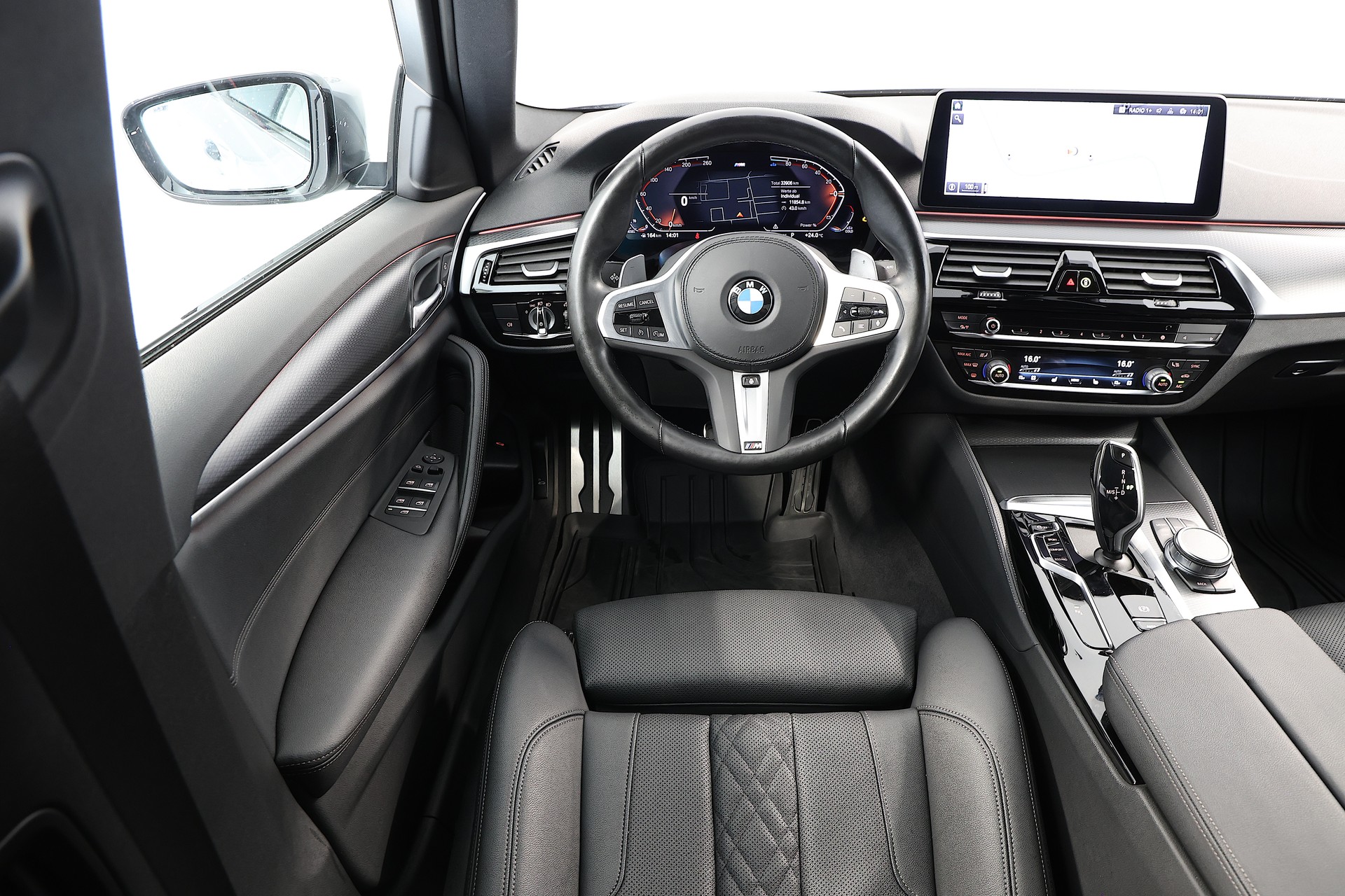 BMW 520d xDrive 48V M Sport Steptronic-image-8
