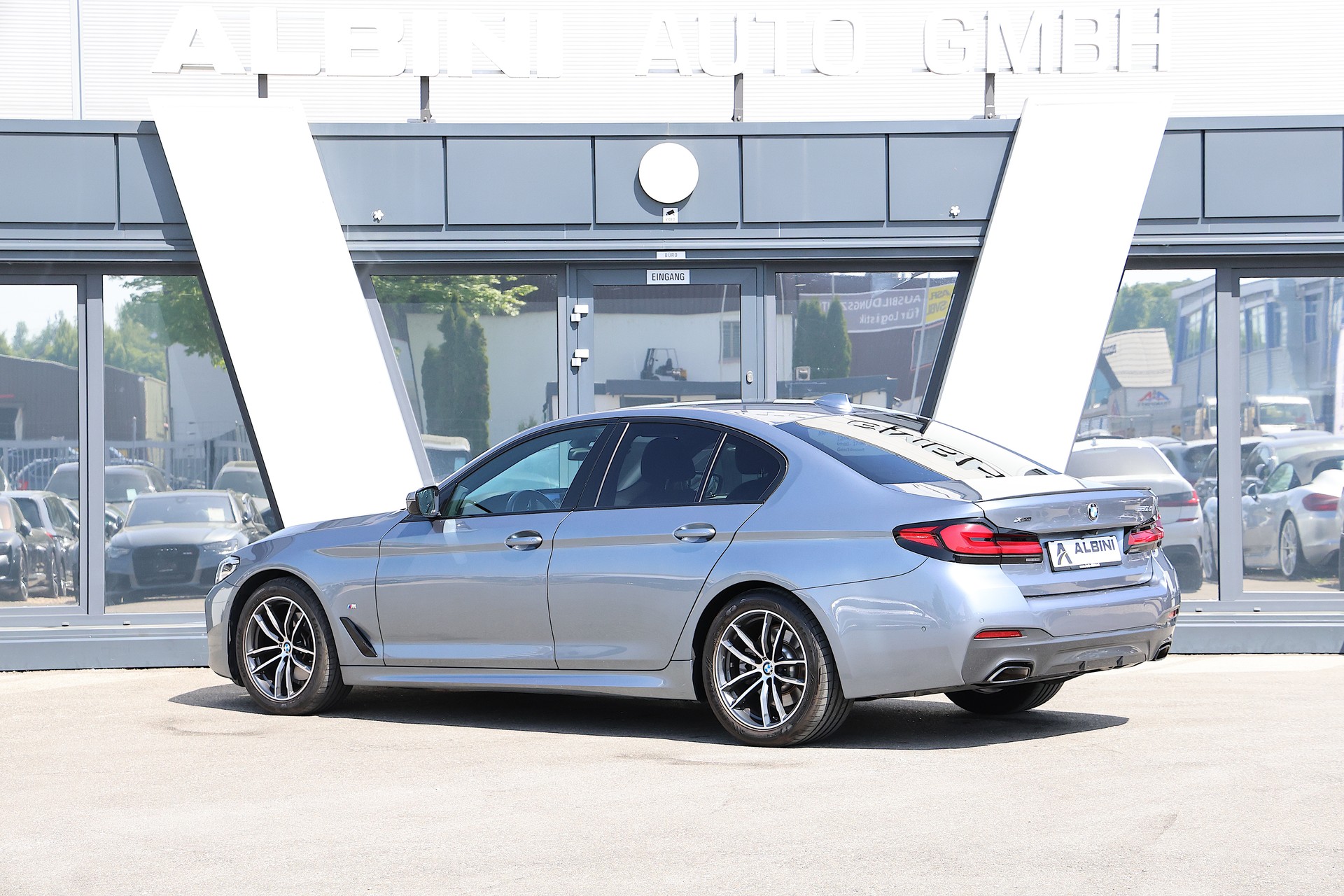 BMW 520d xDrive 48V M Sport Steptronic-image-3