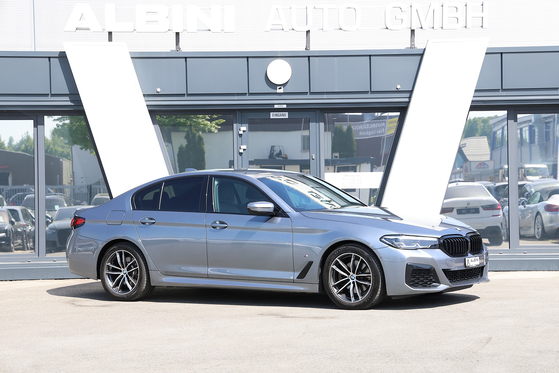 BMW 520d xDrive 48V M Sport Steptronic-image-1