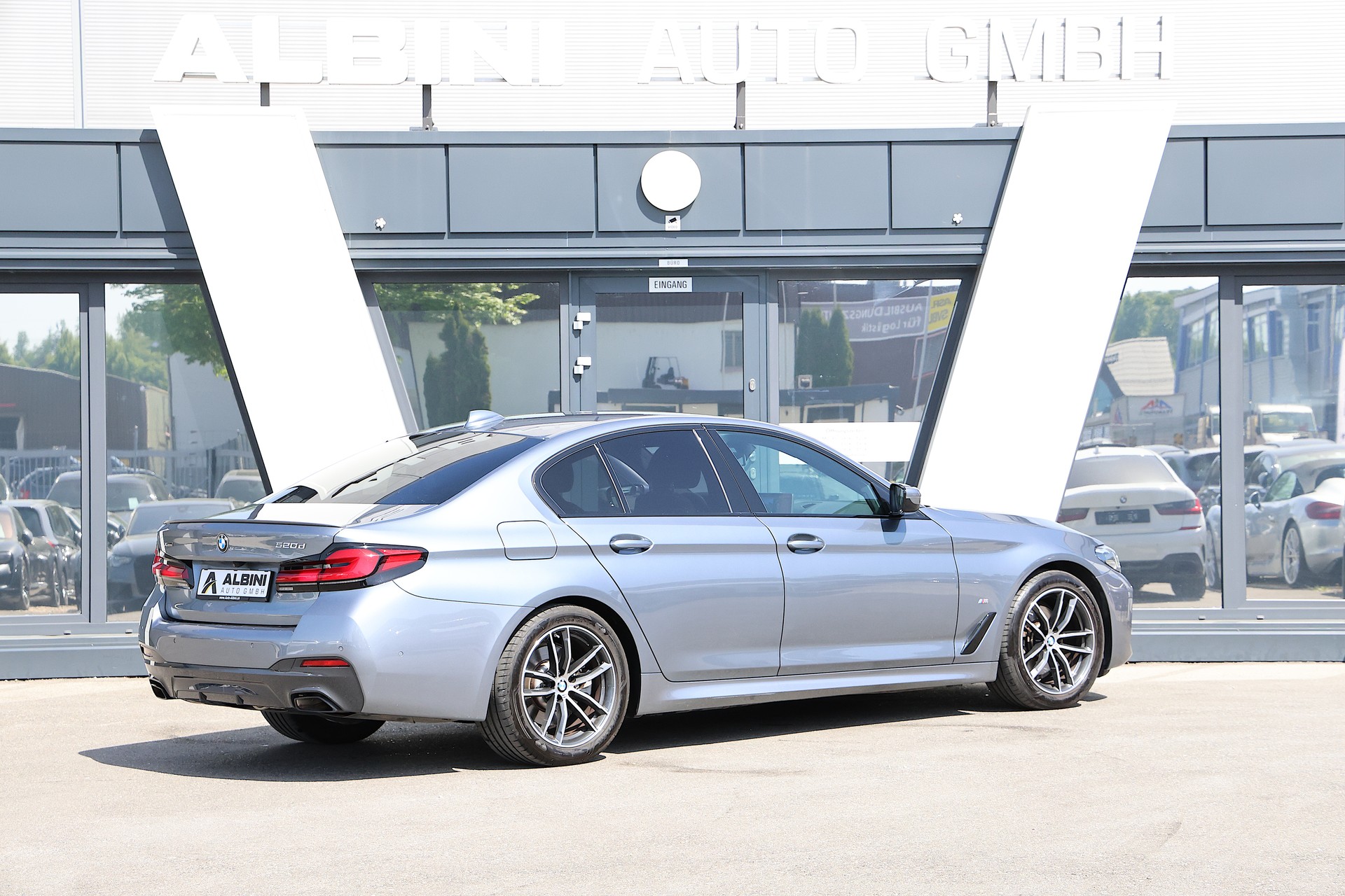 BMW 520d xDrive 48V M Sport Steptronic-image-2
