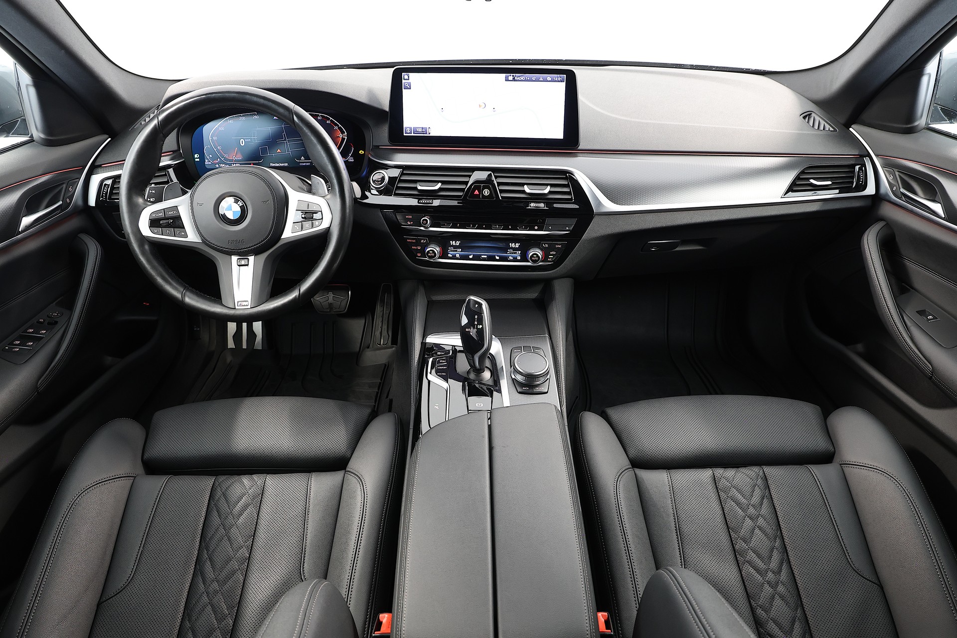 BMW 520d xDrive 48V M Sport Steptronic-image-9