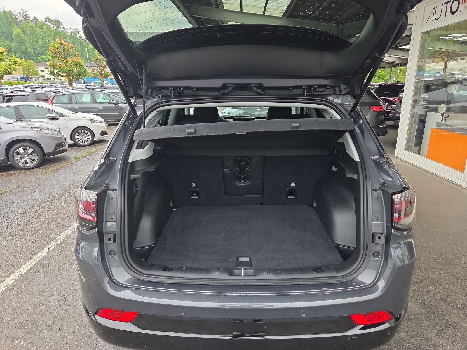 JEEP Compass 4x2 1.5 T MHEV Summit-image-12