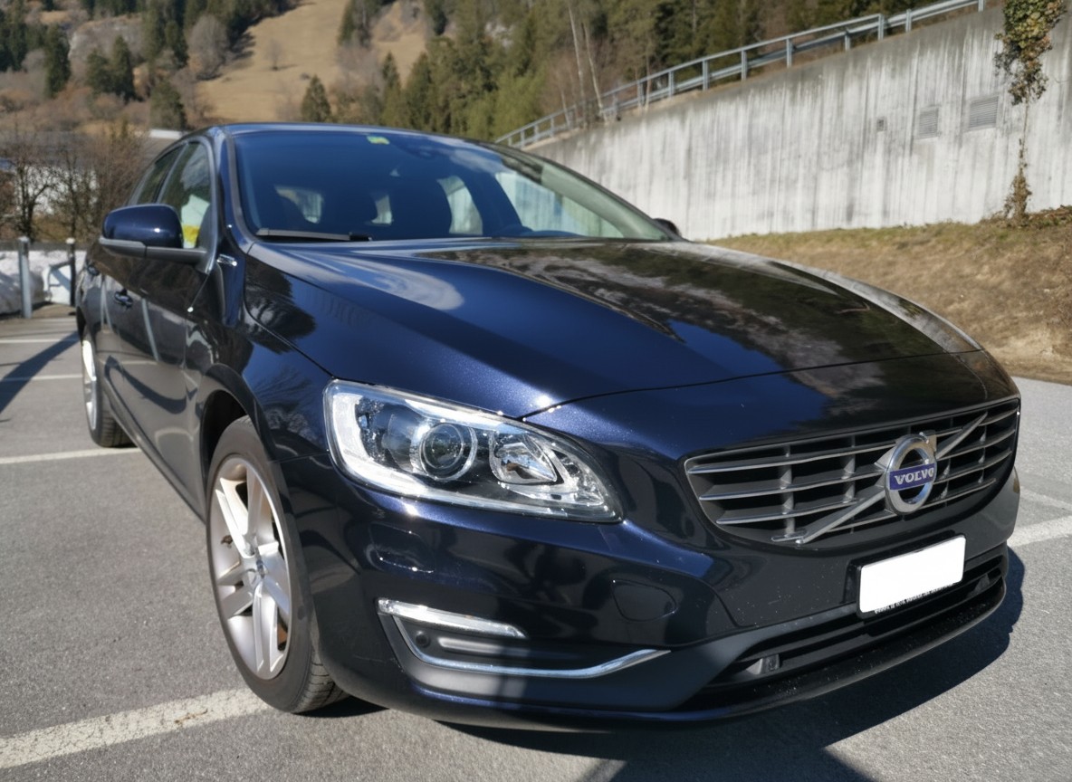 VOLVO V60 D6 AWD Plug-in Hybrid Geartronic-image-5