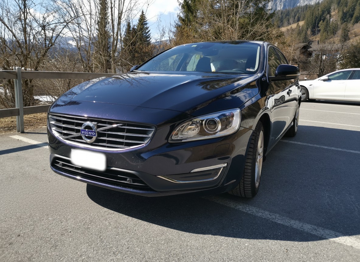 VOLVO V60 D6 AWD Plug-in Hybrid Geartronic-image-1