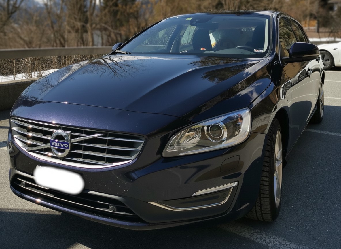 VOLVO V60 D6 AWD Plug-in Hybrid Geartronic-image-2