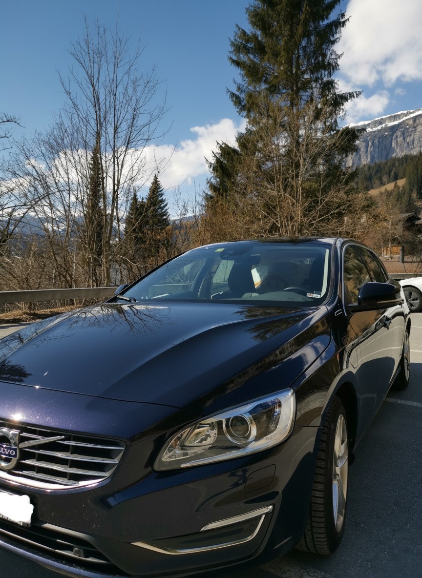 VOLVO V60 D6 AWD Plug-in Hybrid Geartronic-image-4