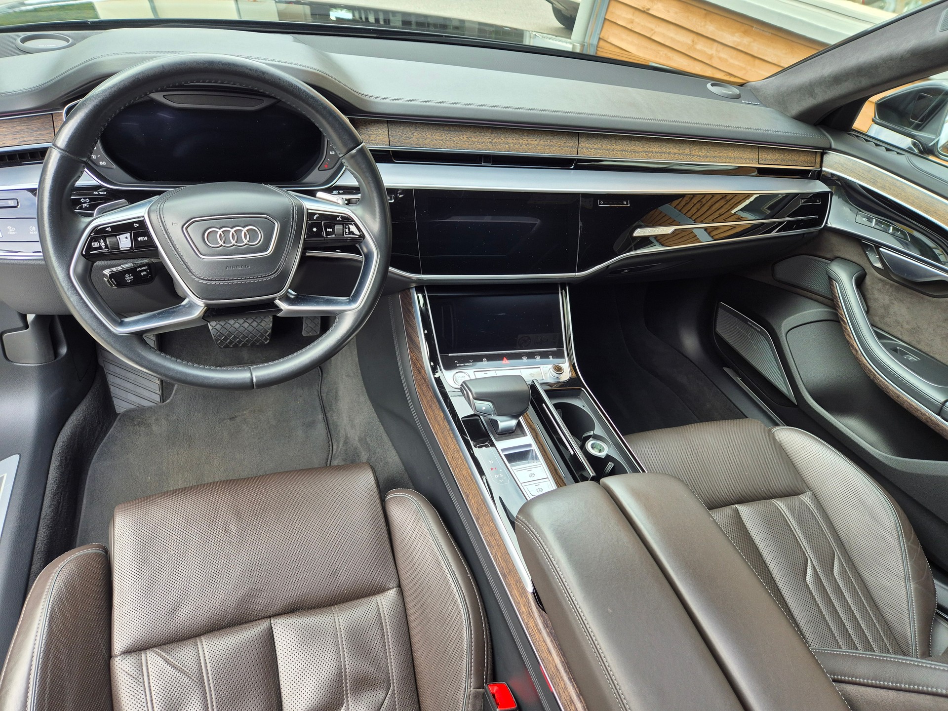 AUDI A8 55 L TFSI quattro tiptronic-image-8