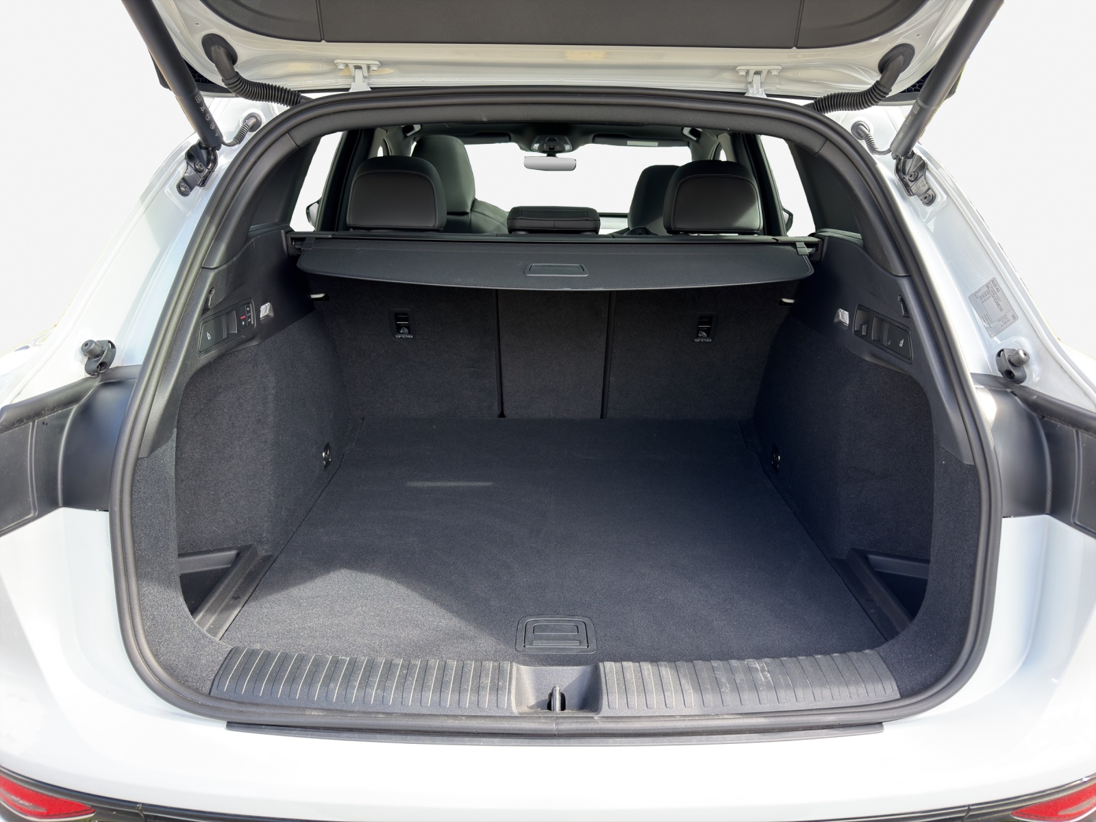 AUDI SQ6 e-tron quattro-image-12
