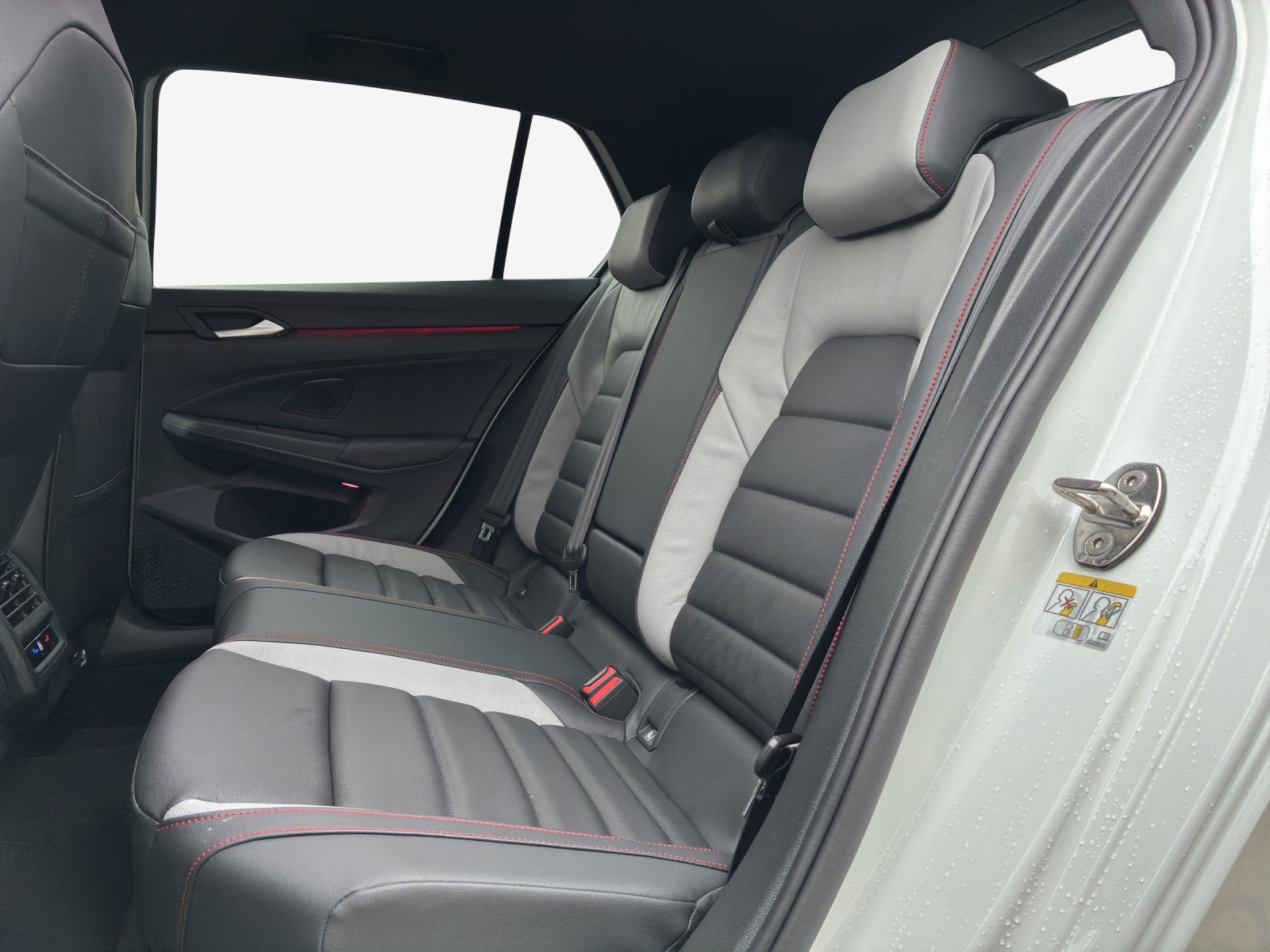 VW Golf 2.0 TSI GTI Clubsport DSG-image-11