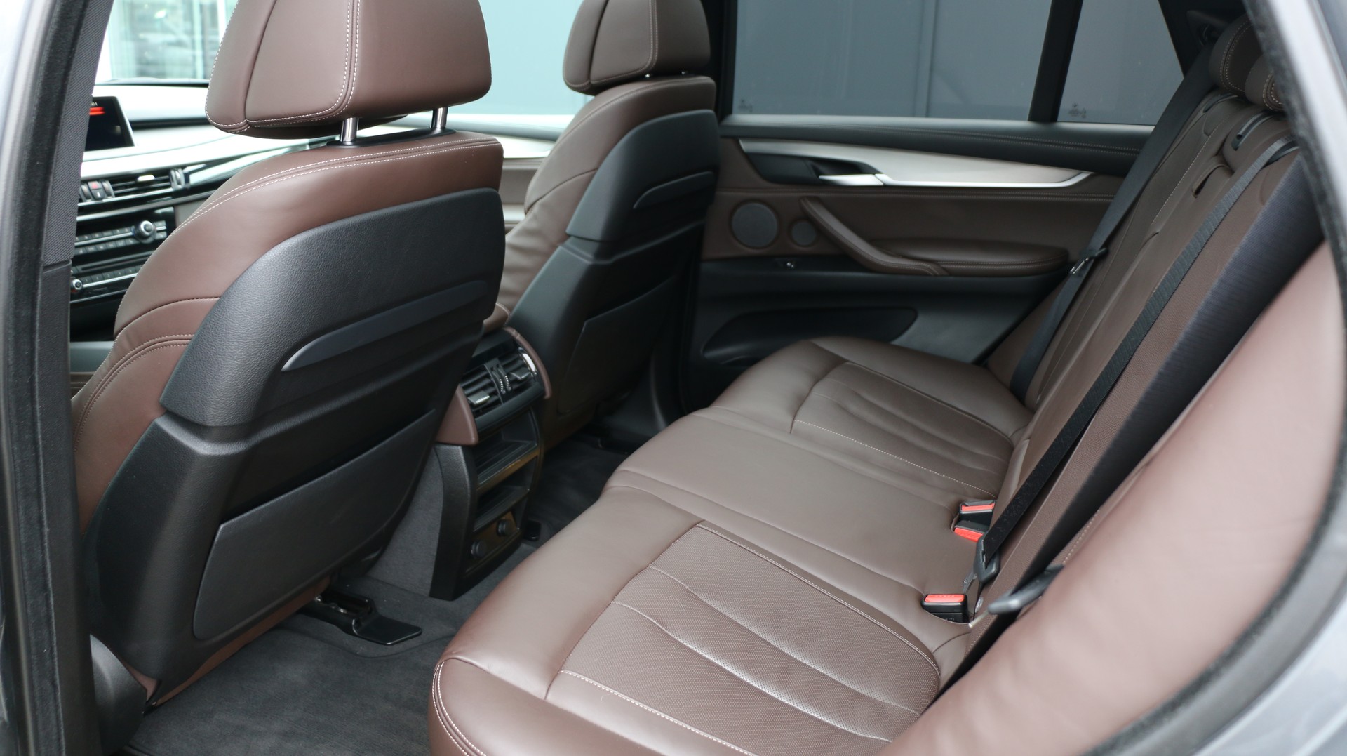 BMW X5 xDrive 50i-image-13