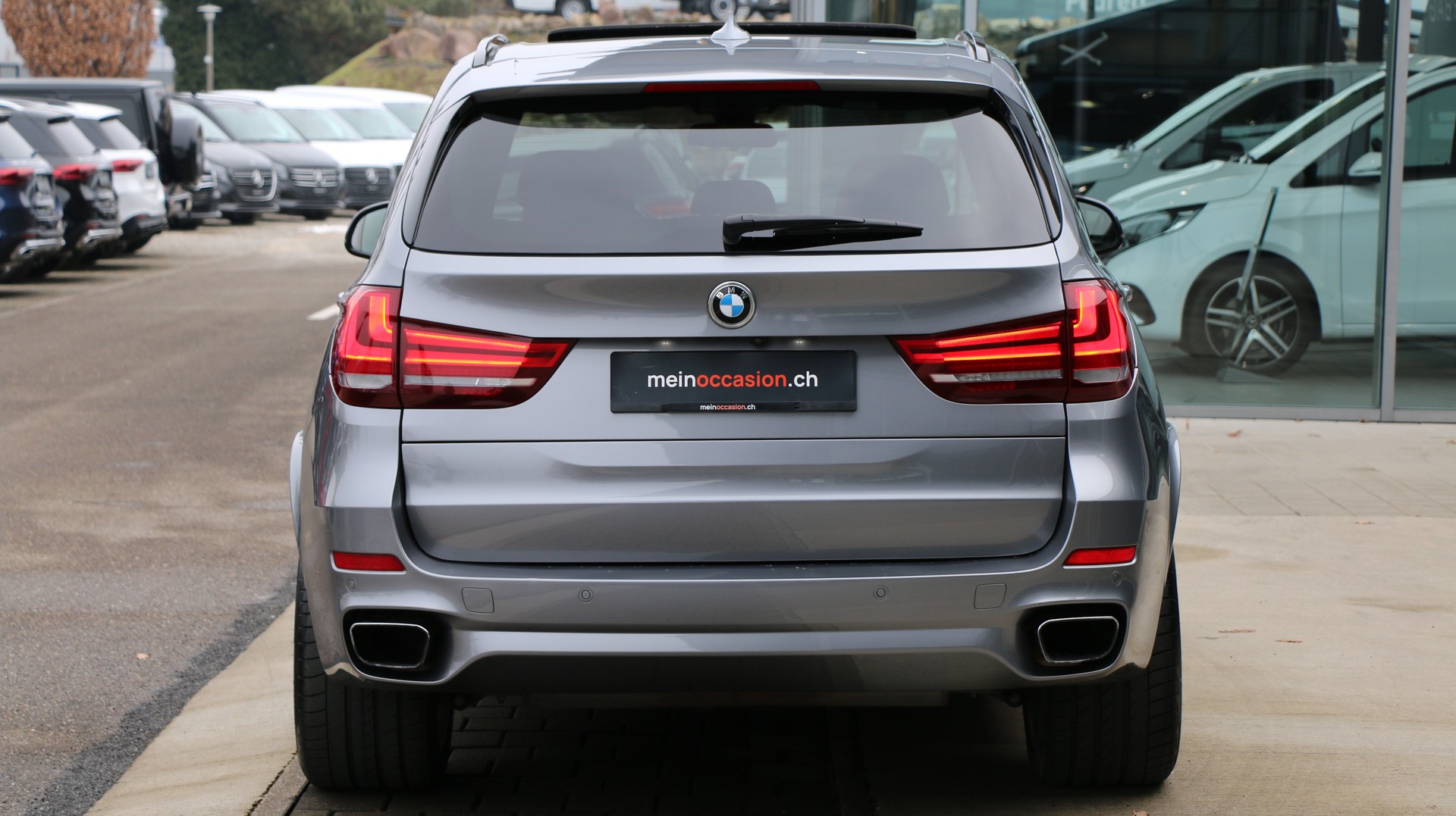 BMW X5 xDrive 50i-image-6