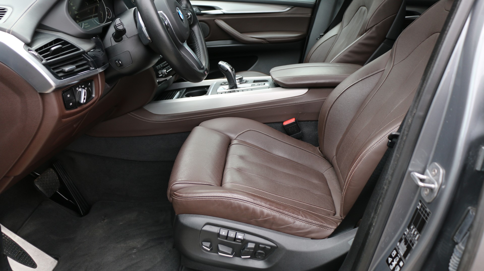 BMW X5 xDrive 50i-image-15